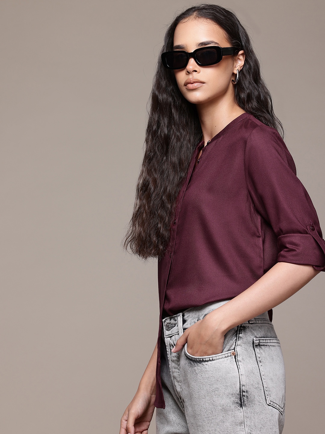 

Roadster Mandarin Collar Roll-Up Sleeves Casual Shirt, Burgundy