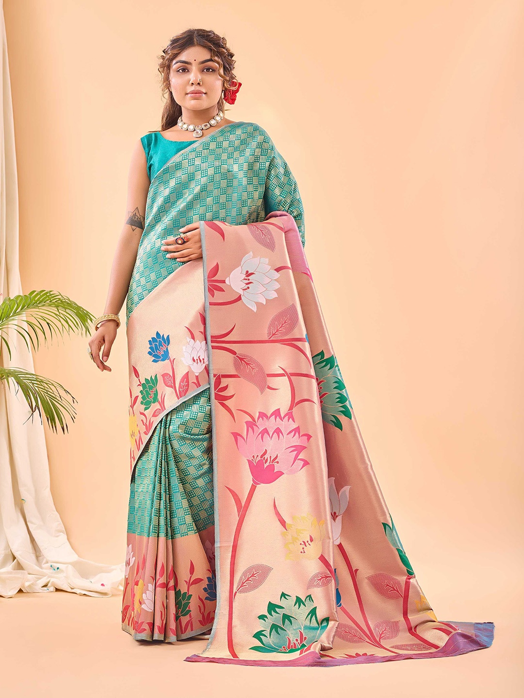 

Panzora Woven Design Zari Paithani Saree, Teal