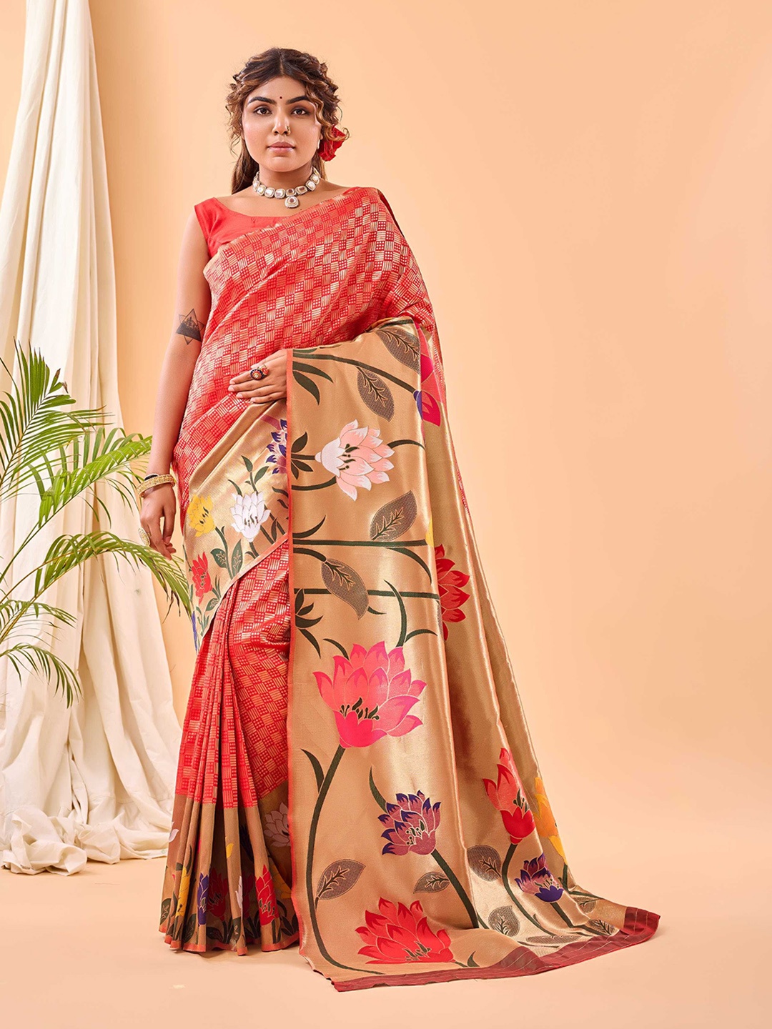 

Panzora Floral Zari Paithani Saree, Red