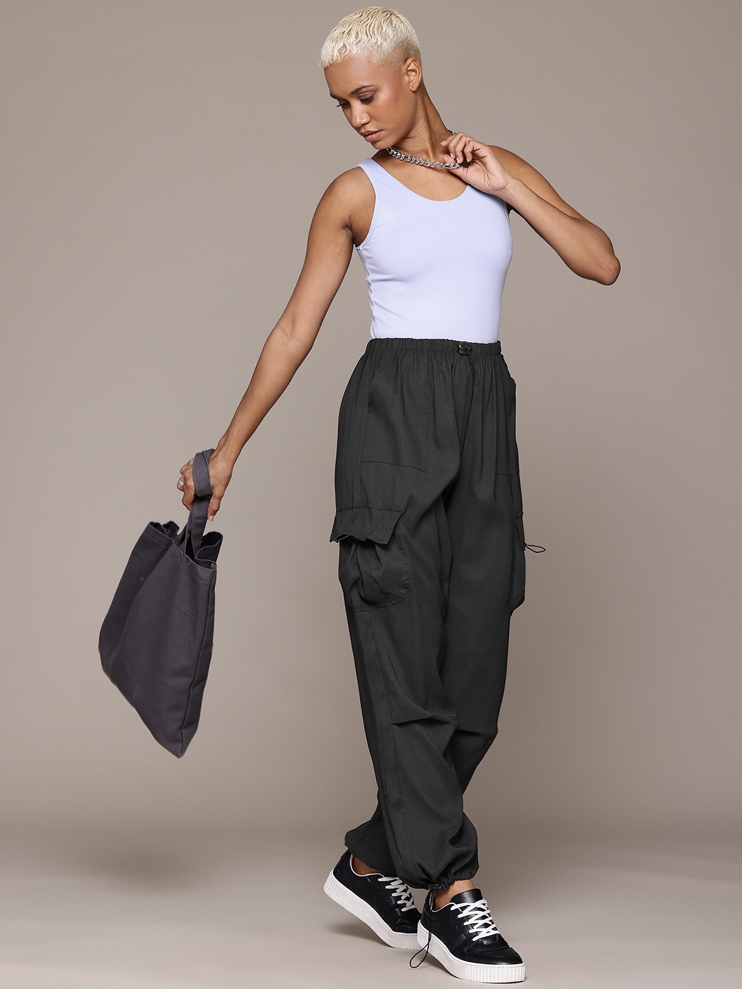 

Roadster Women Classic High-Rise Pleated Cargos Trousers, Black