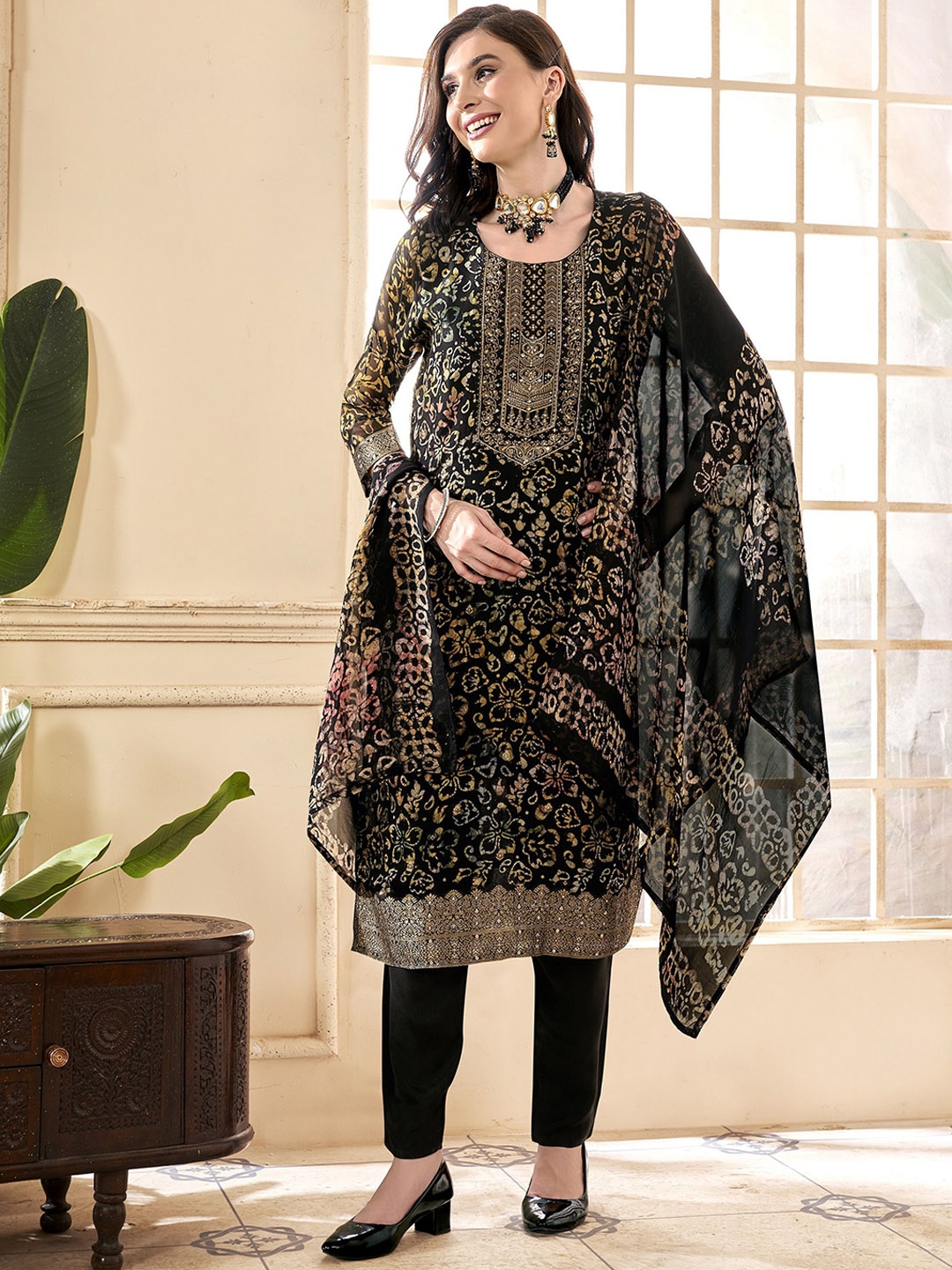 

Anouk Ethnic Motifs Embroidered Regular Sequinned Straight Kurta With Trousers & Dupatta, Black