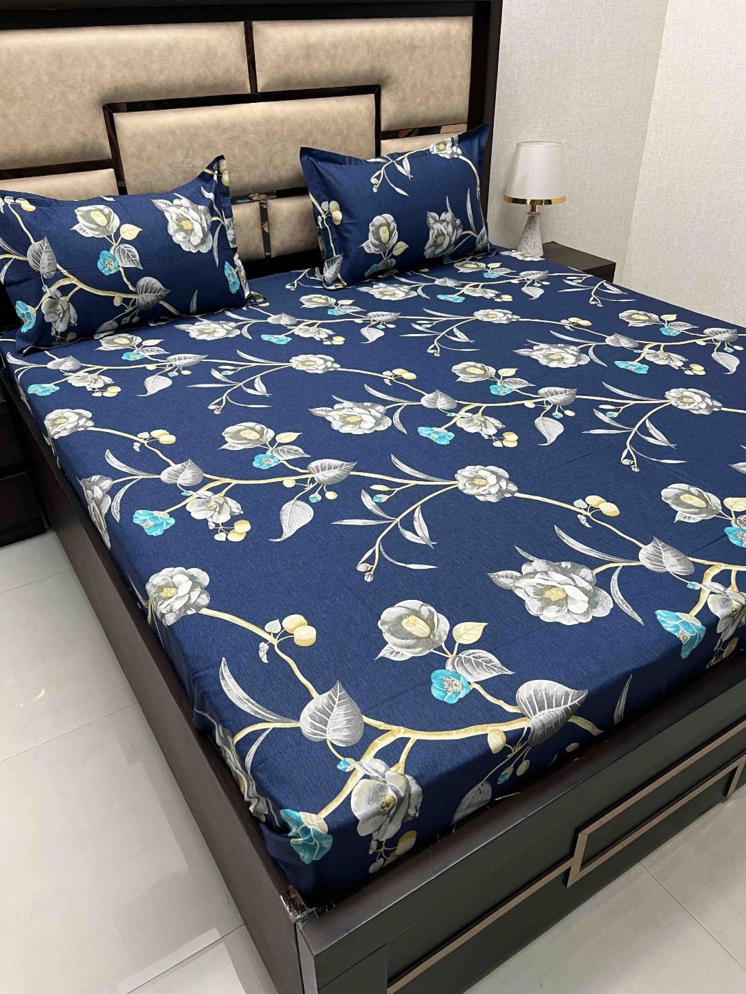 

Pure Decor Blue & Beige Floral Pure Cotton 400 TC King Bedsheet with 2 Pillow Covers