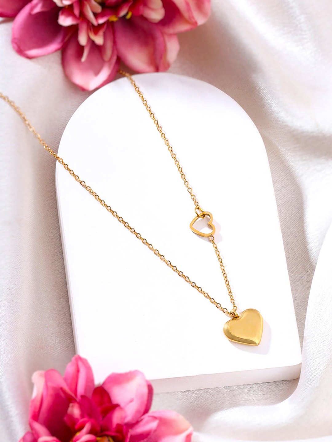 

Yellow Chimes Gold-Plated Heart Shaped Pendant with Chain