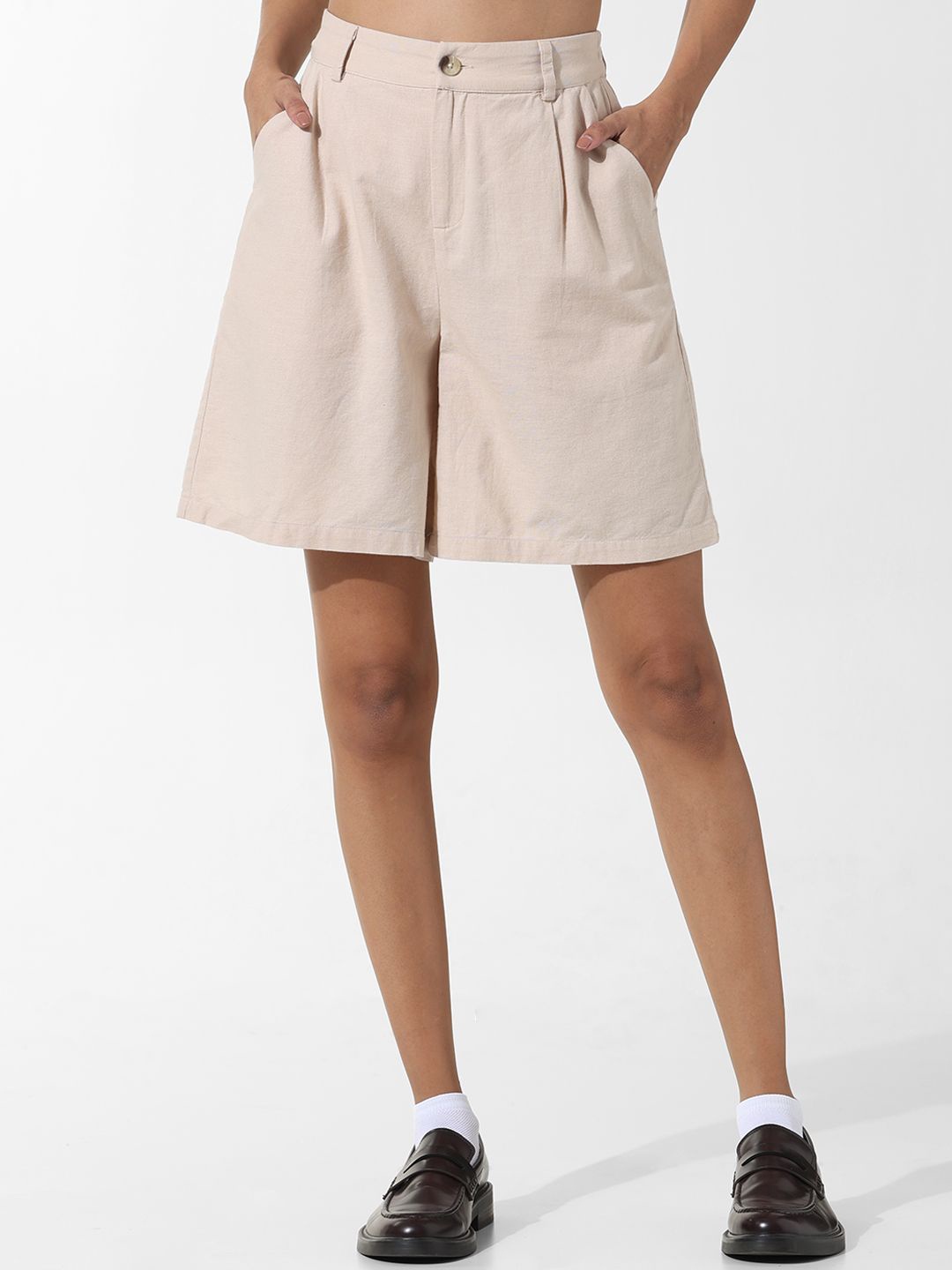 

ONLY Women Loose Fit High-Rise Shorts, Beige