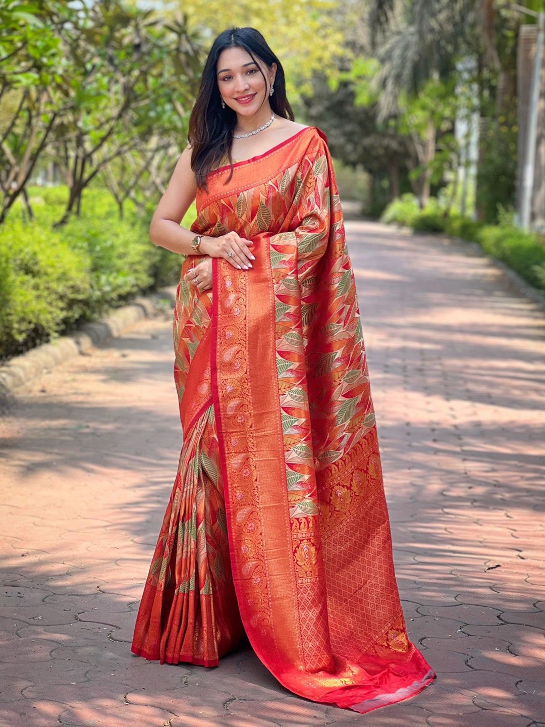

Panzora Woven Design Zari Banarasi Saree, Red