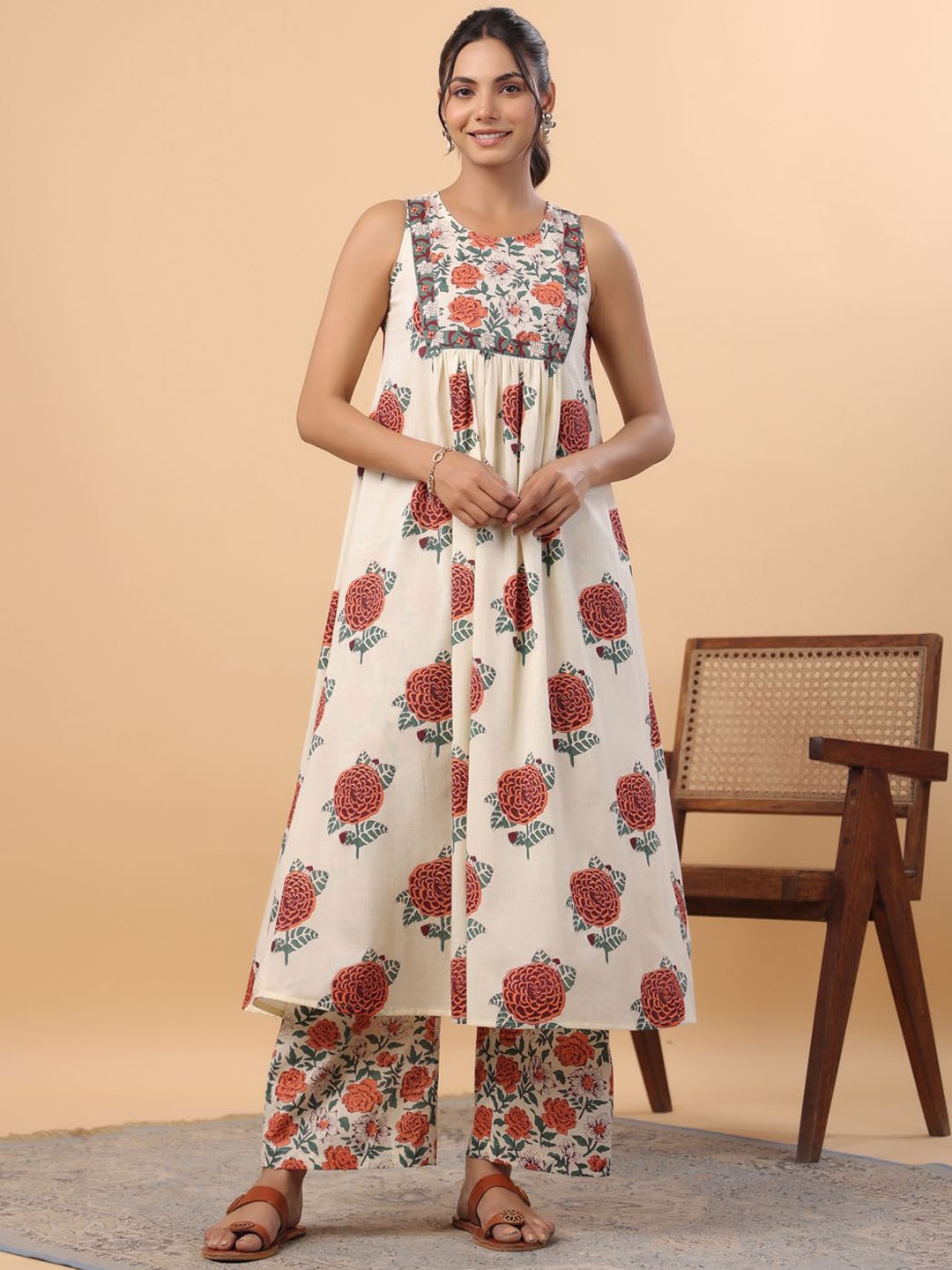 

Janasya Floral Printed Pleated Pure Cotton Kurta with Palazzos, Cream