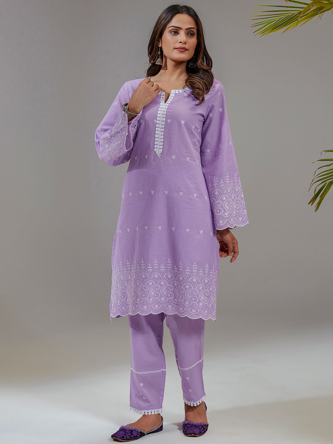 

KASYA Embroidered Round Neck Long Sleeves Tunic With Palazzos, Lavender