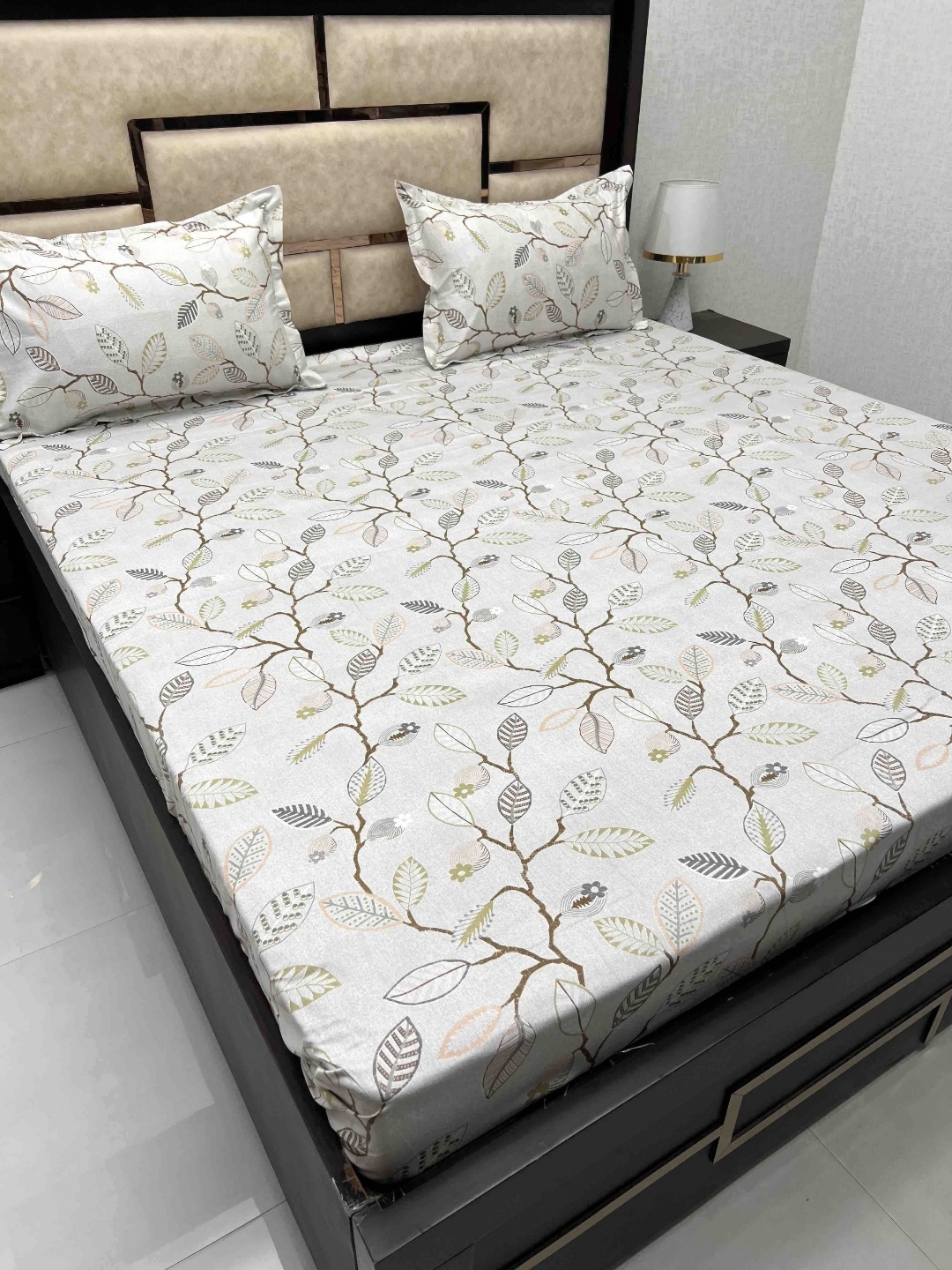 

Pure Decor Grey & Green Floral Pure Cotton 400 TC Queen Bedsheet with 2 Pillow Covers