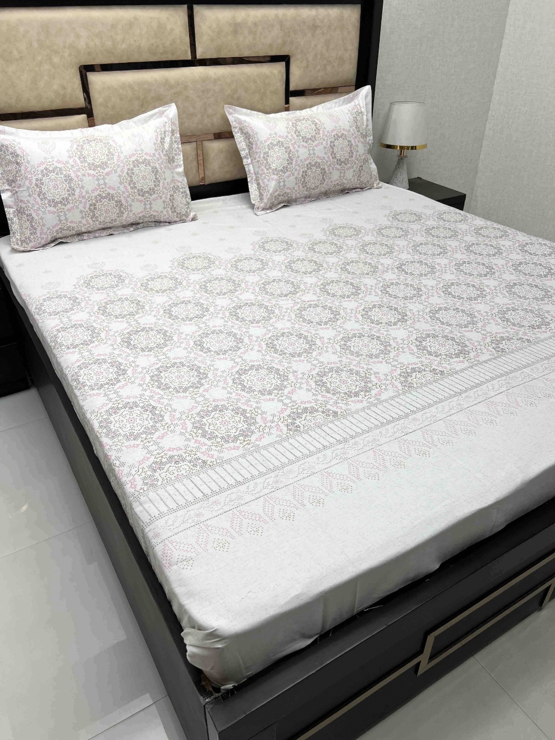 

Pure Decor Pink Ethnic Motifs Pure Cotton 400 TC Queen Bedsheet with 2 Pillow Covers