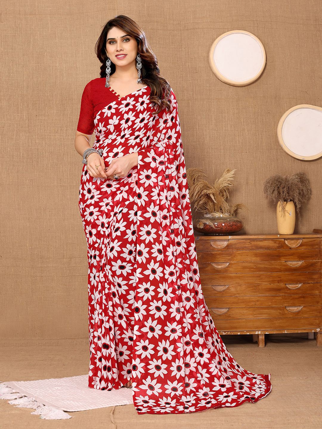 

ANAND SAREES Floral Saree With Blouse Piece, Red
