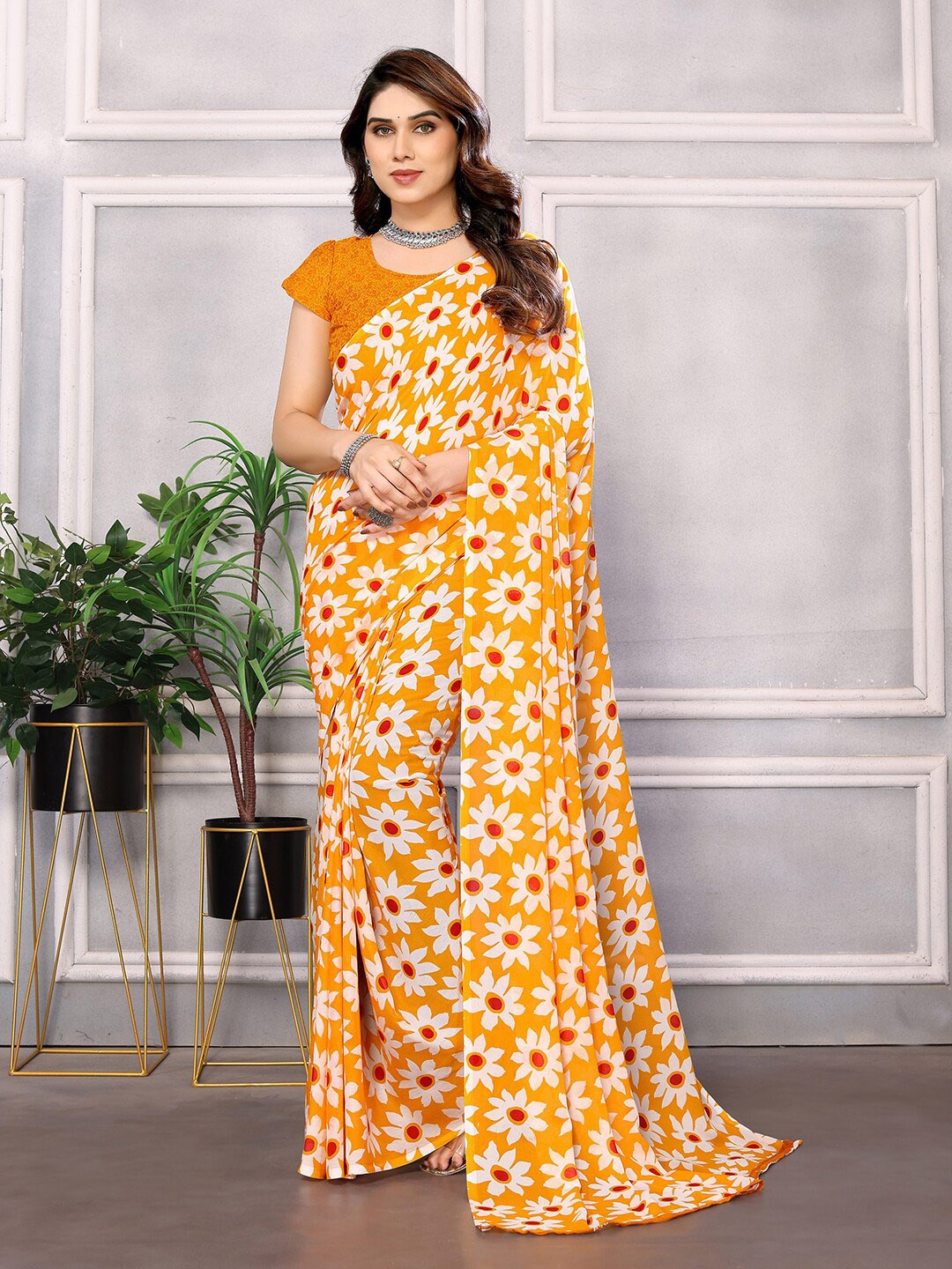 

Moda Rapido Floral printed Saree, Yellow