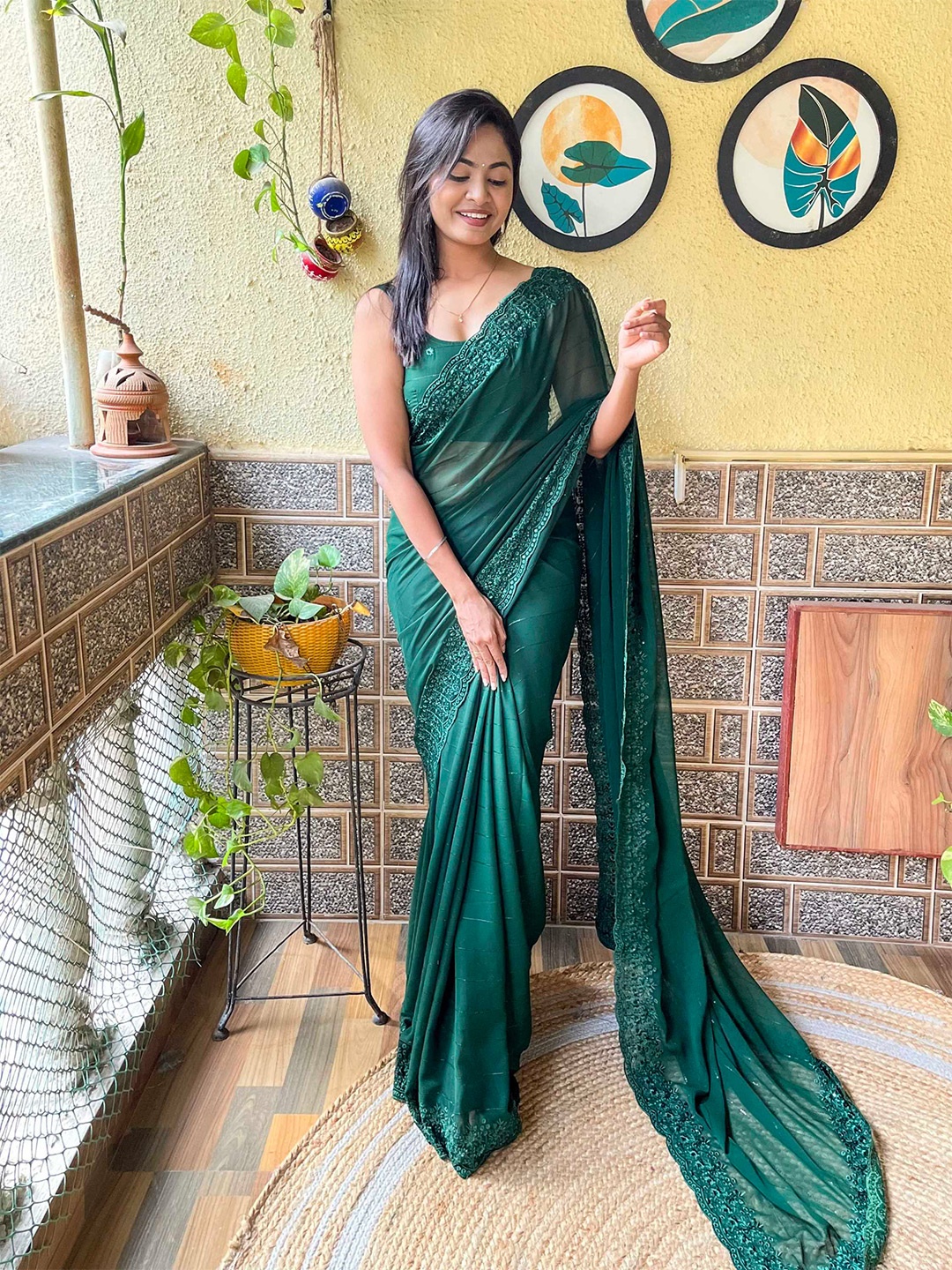 

Panzora Embellished Sequinned Saree, Green