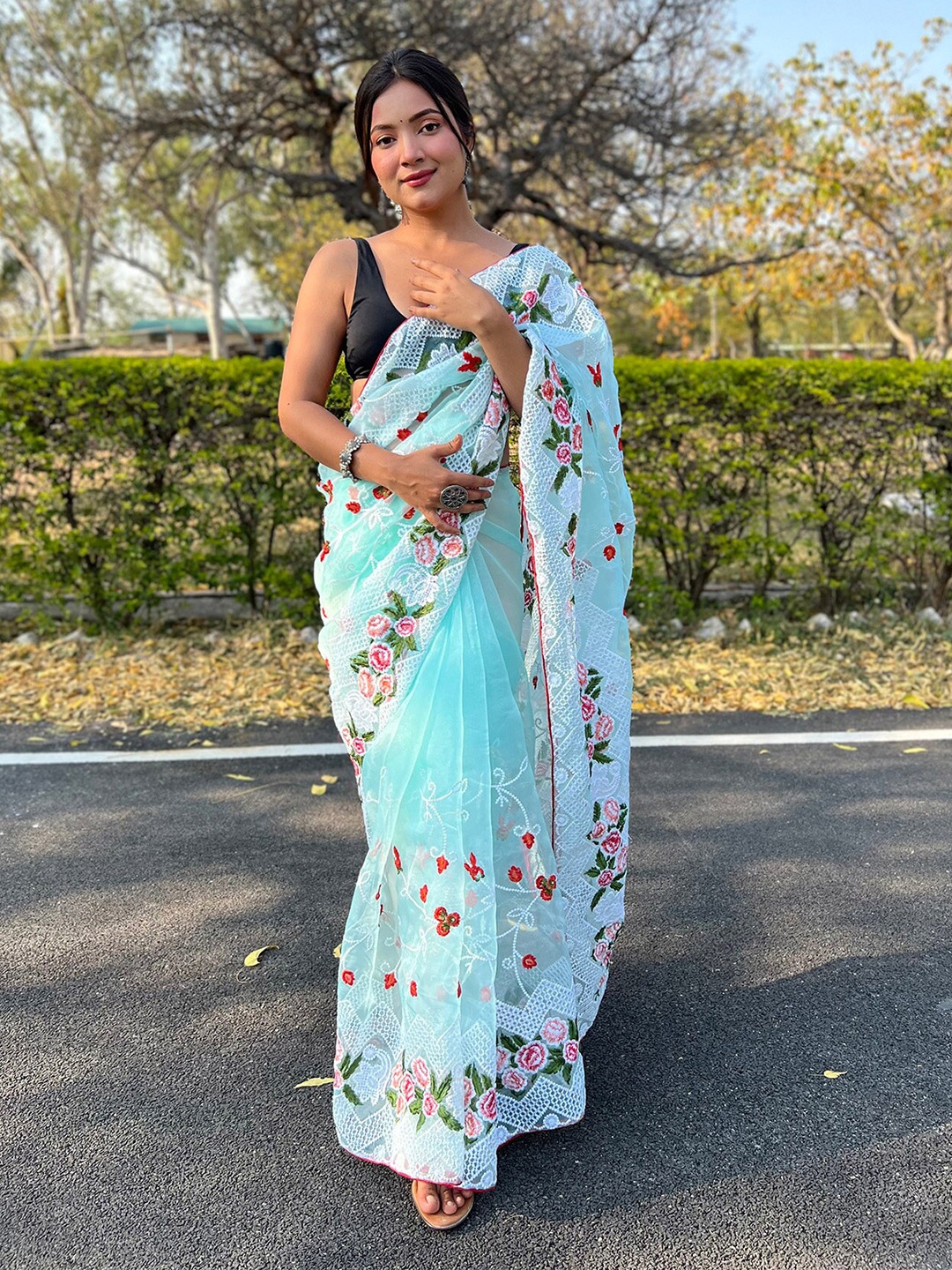 

elora Ethnic Motifs Embroidered Organza Saree, Turquoise blue