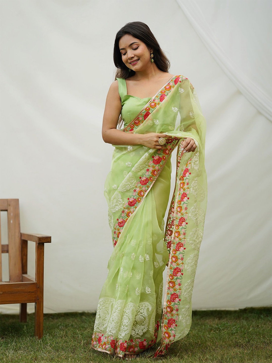 

elora Ethnic Motifs Embroidered Organza Saree, Green