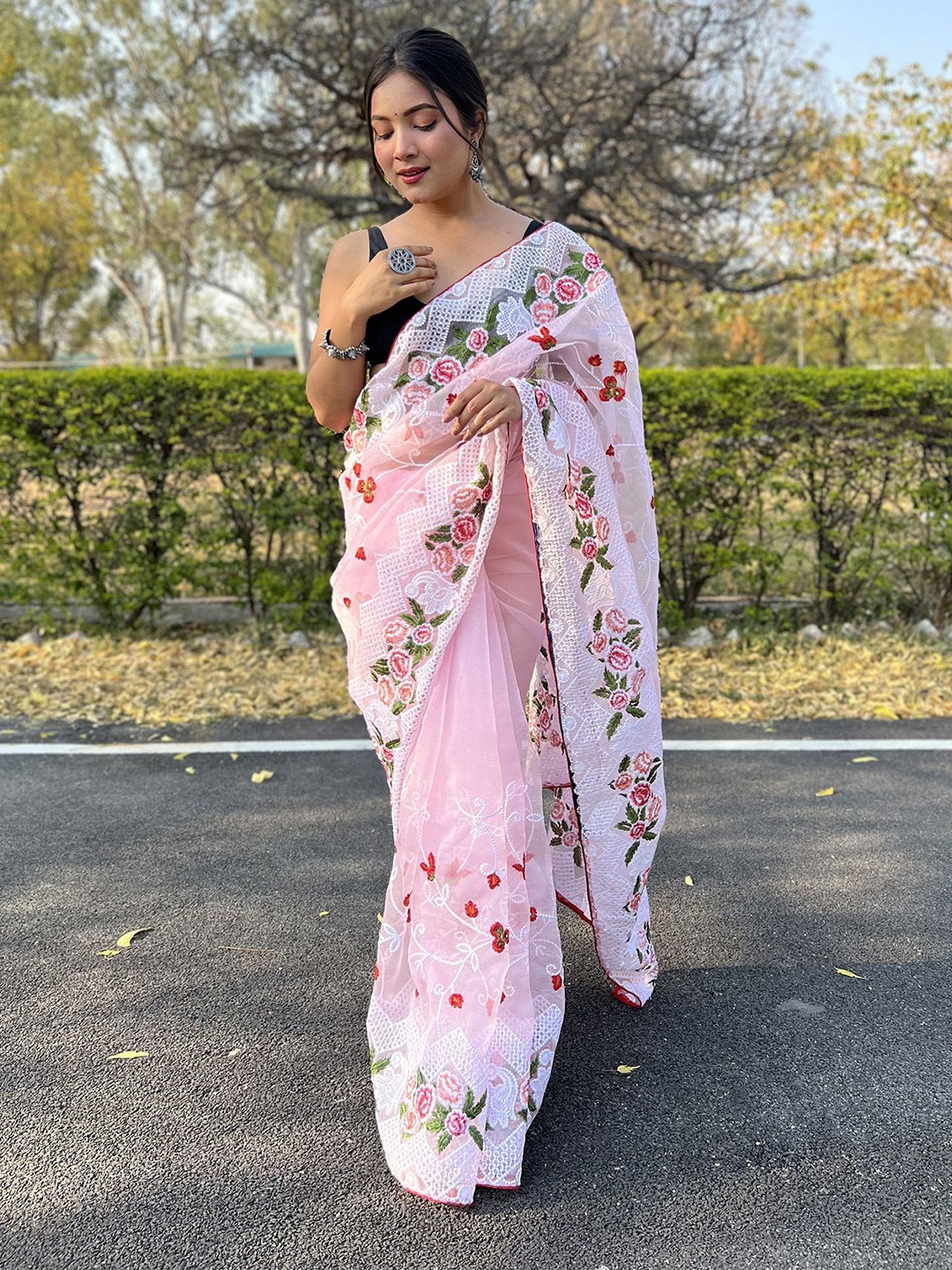 

elora Floral Embroidered Organza Saree, Pink