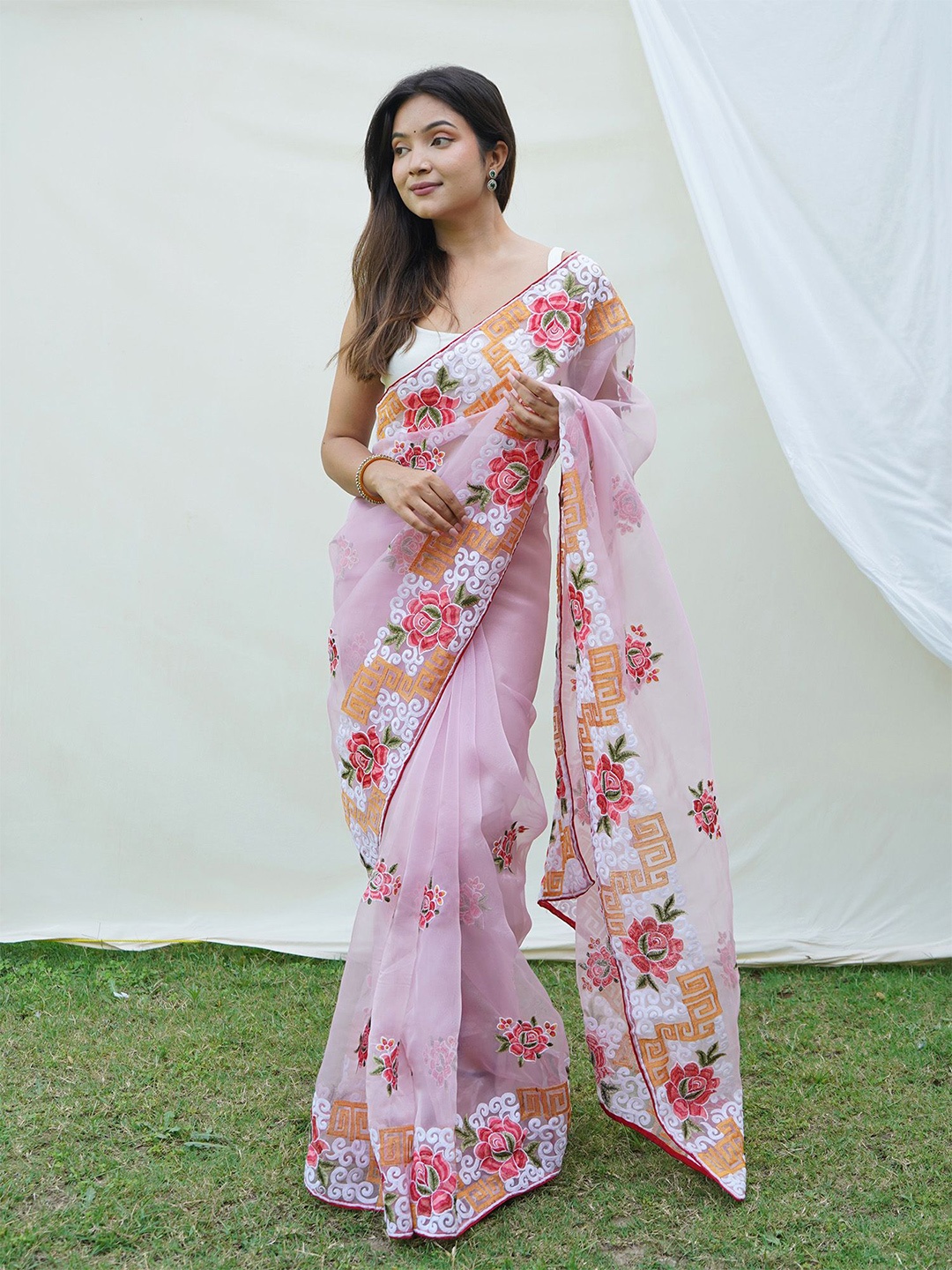 

elora Floral Embroidered Organza Saree, Pink
