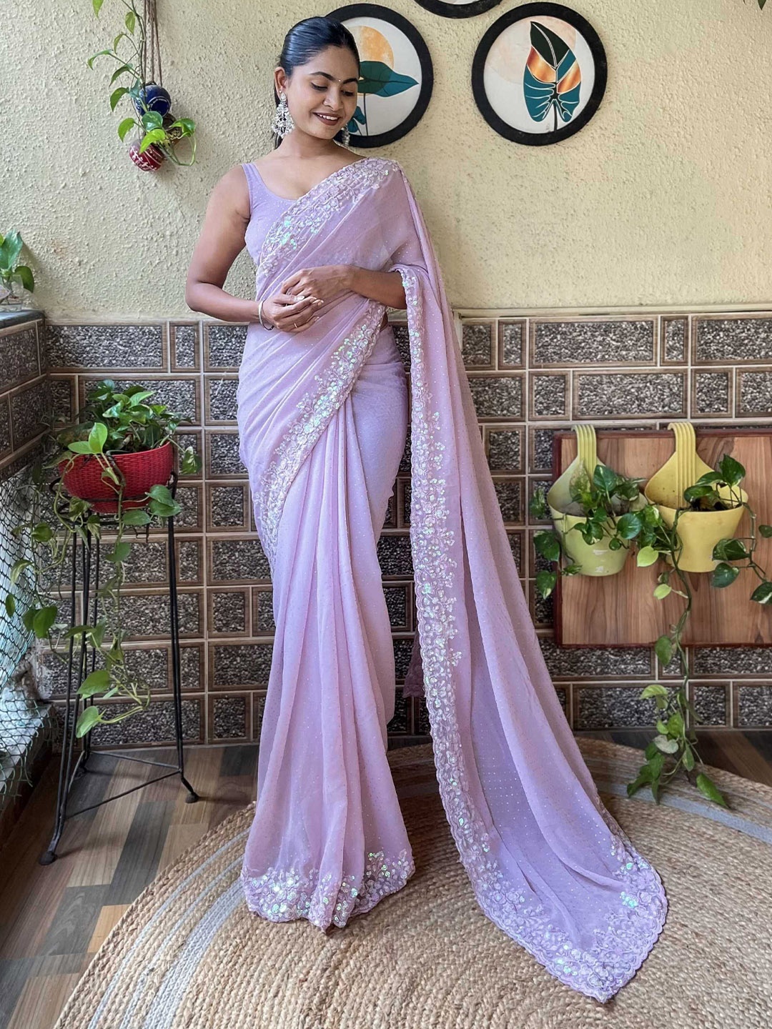 

Panzora Floral Embroidered Sequinned Saree, Lavender