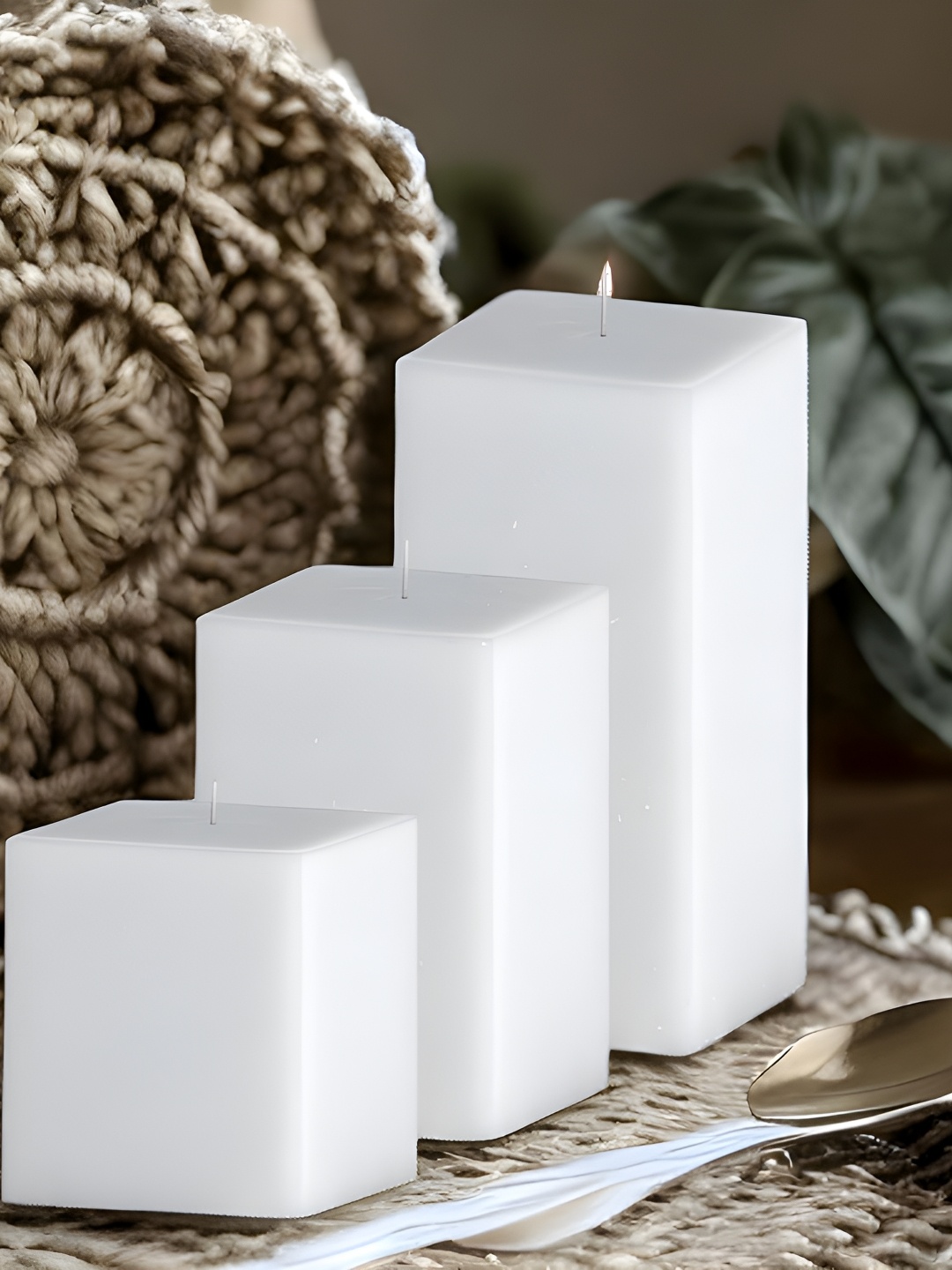 

atorakushon White 3 Pieces Vanilla Scented Square Pillar Candles