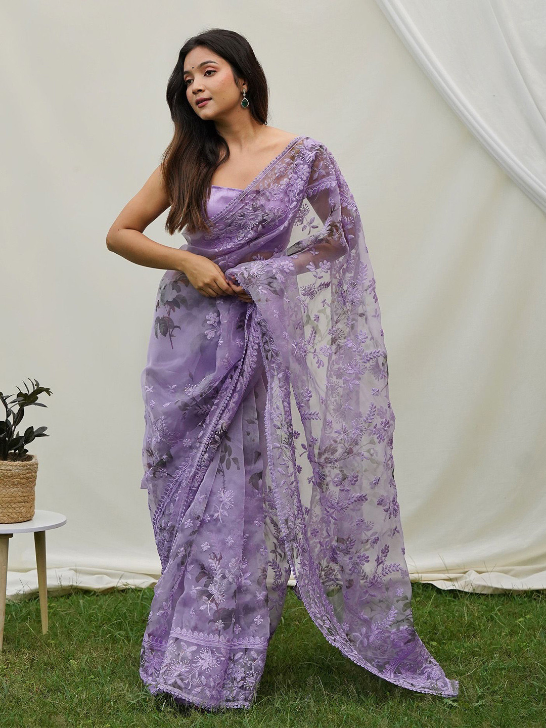 

elora Ethnic Motifs Embroidered Pure Georgette Saree, Purple