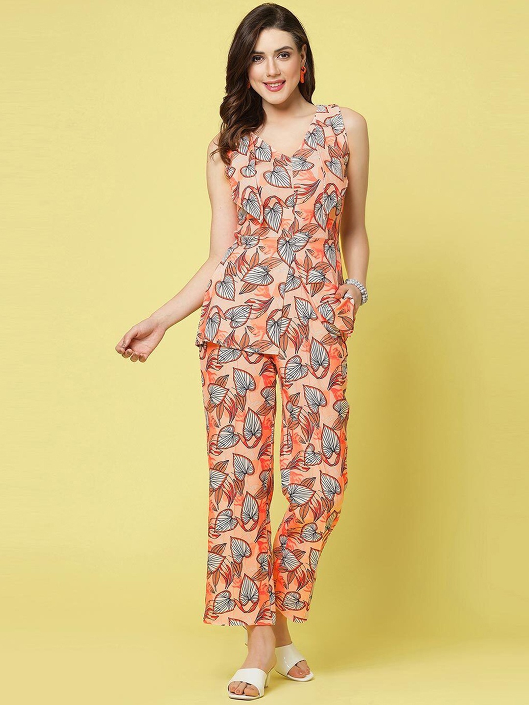 

ISHA TRADE Floral Printed V-Neck Top With Trousers, Peach
