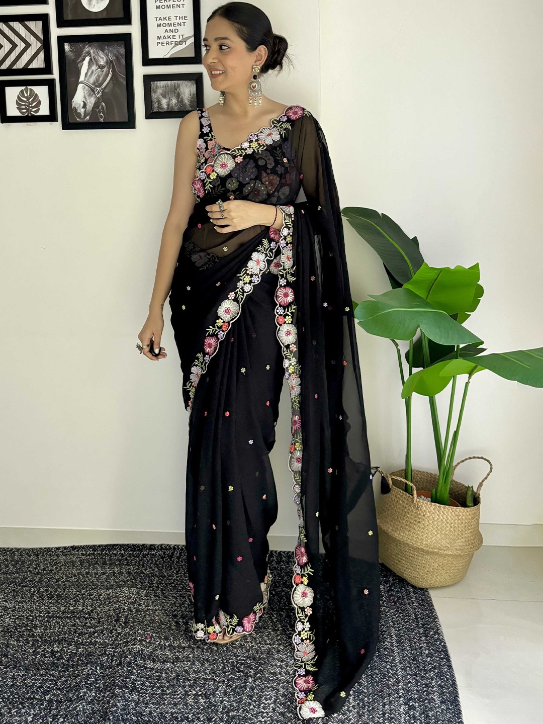 

Panzora Floral Embroidered Saree, Black