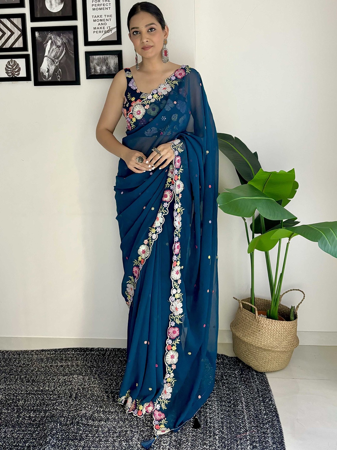 

Panzora Floral Sequinned Saree, Teal