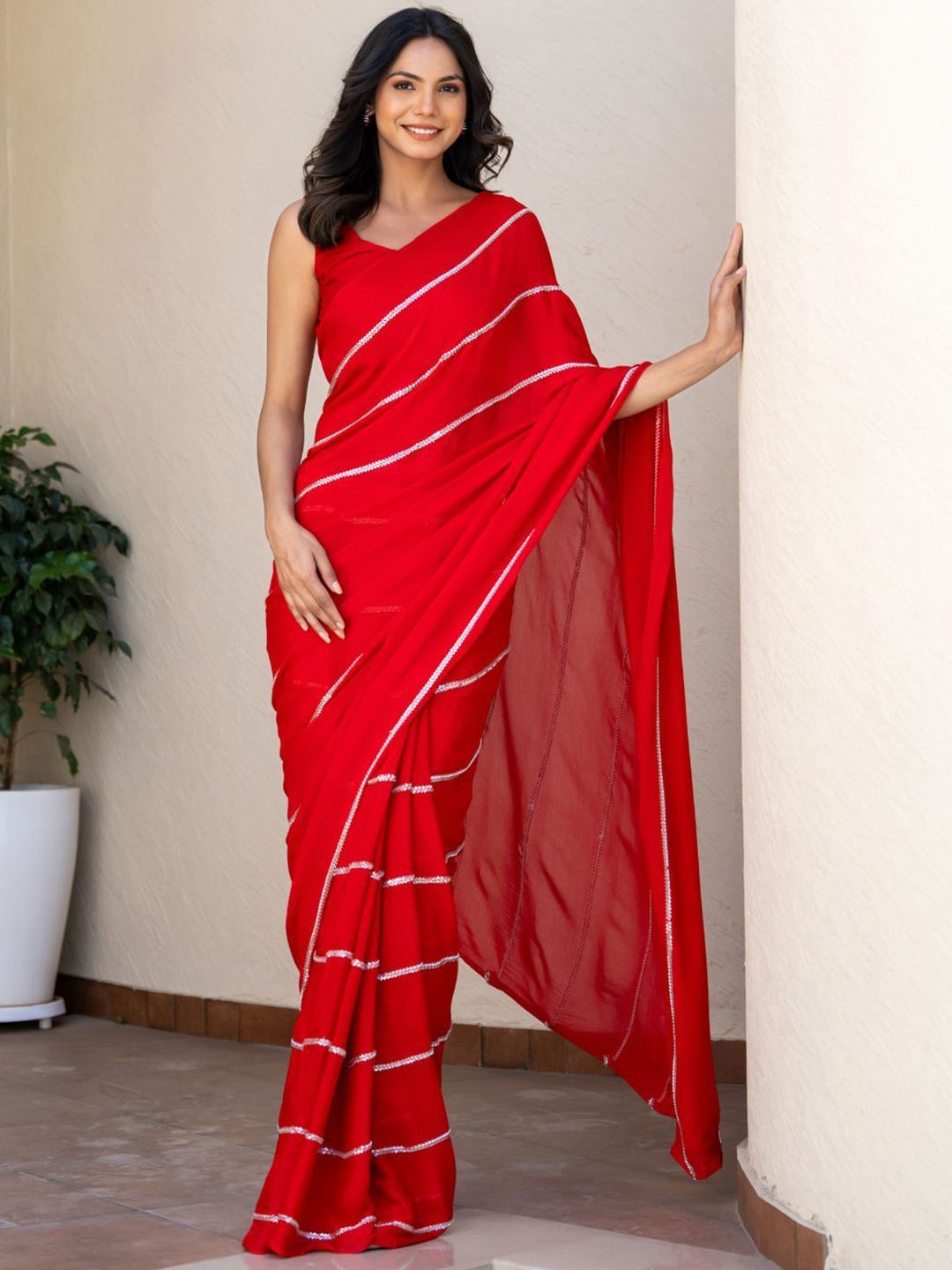 

HOUSE OF JAMOTI Striped Pure Georgette Saree, Red