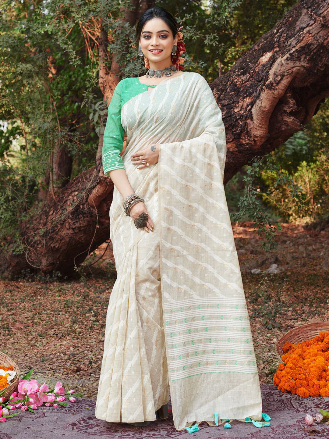 

Panzora Woven Design Saree, Beige