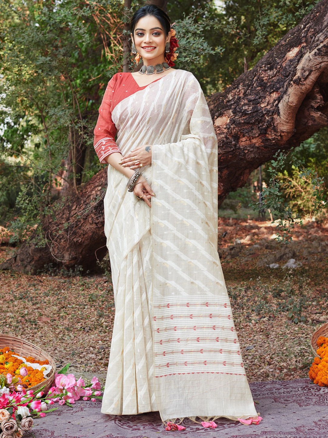 

Panzora Woven Design Saree, Beige