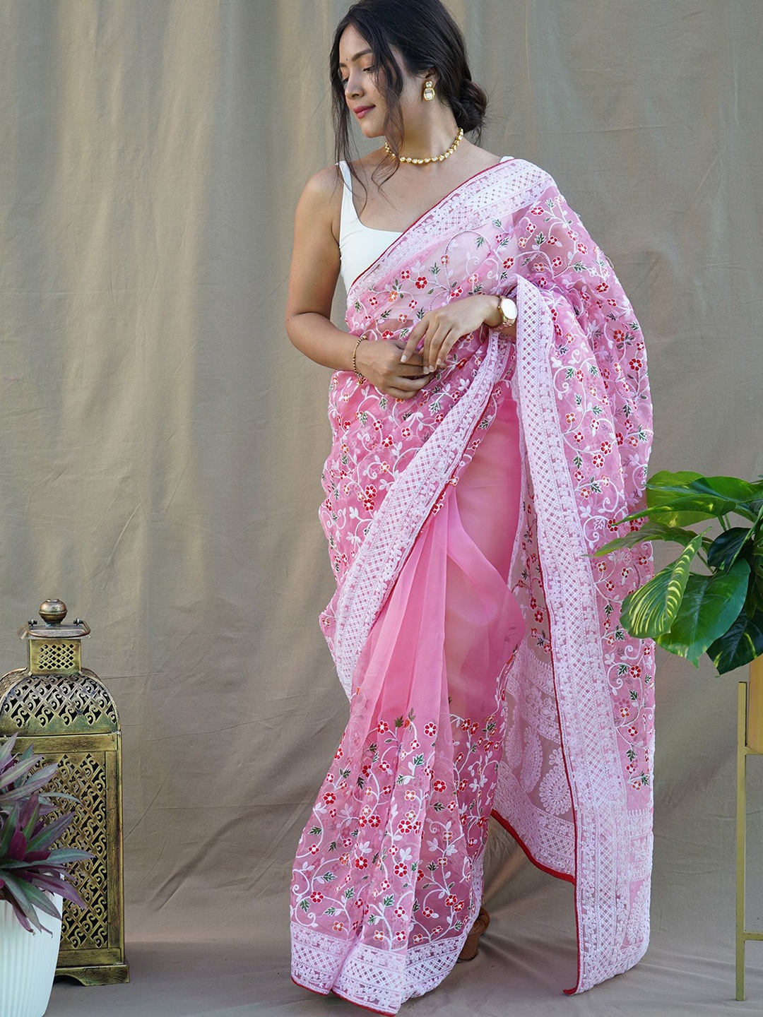 

elora Ethnic Motifs Embroidered Organza Saree, Pink