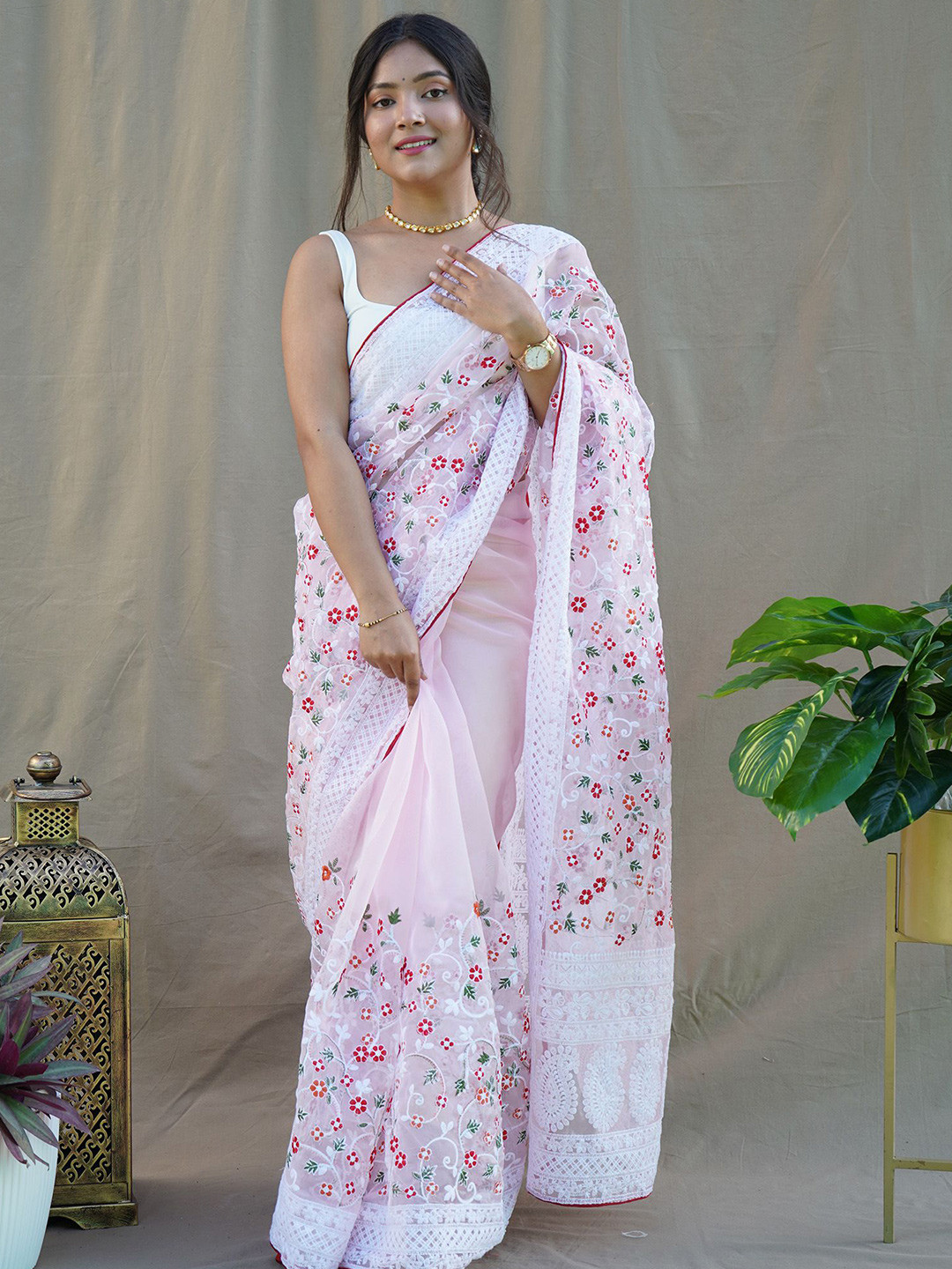 

elora Ethnic Motifs Embroidered Organza Saree, Pink