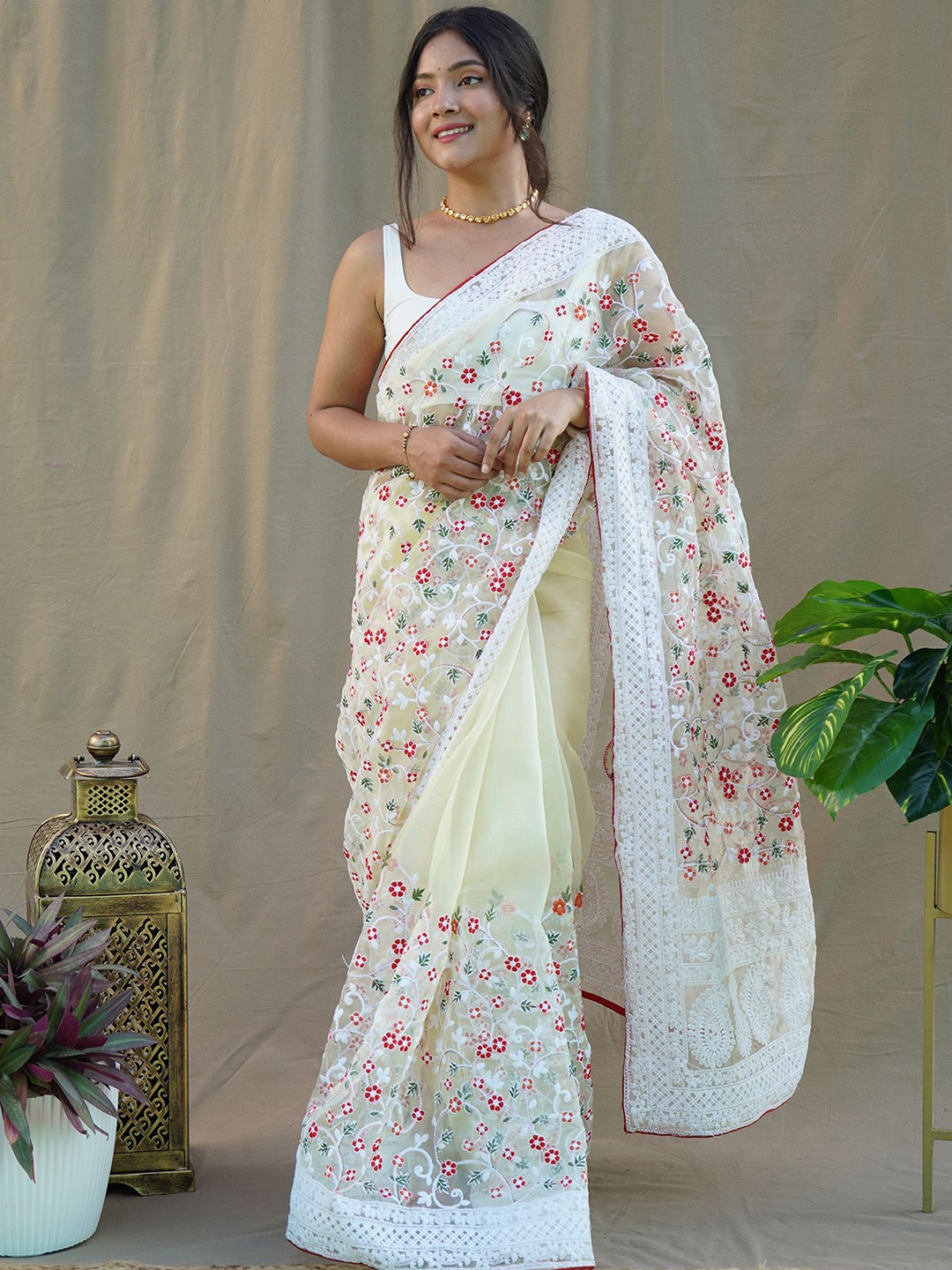 

elora Ethnic Motifs Embroidered Organza Saree, Off white