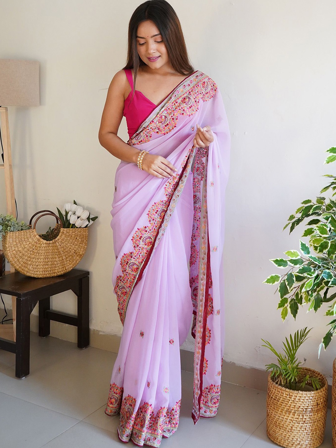 

elora Ethnic Motifs Embroidered Saree, Lavender