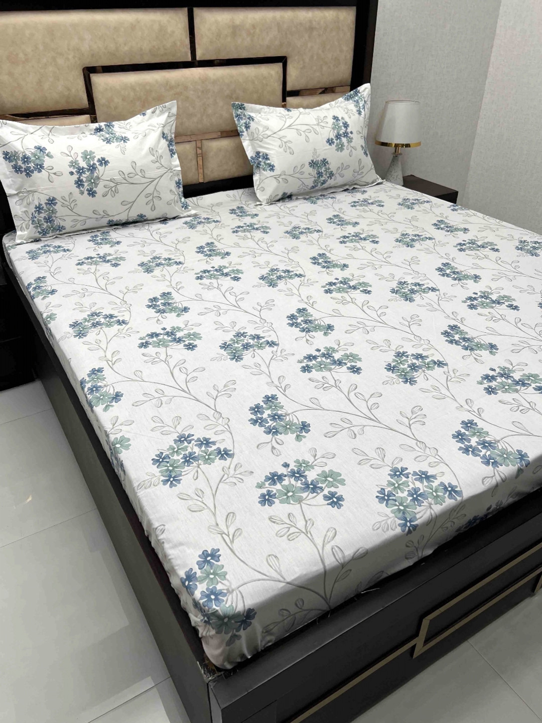 

Pure Decor White & White Floral Pure Cotton 400 TC King Bedsheet with 2 Pillow Covers