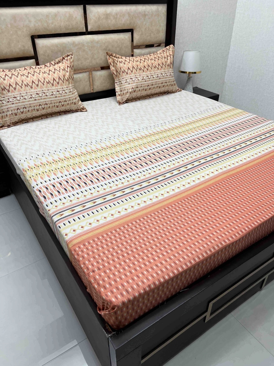 

Pure Decor White & Peach Ethnic Motifs 400 TC Pure Cotton King Bedsheet & 2 Pillow Covers