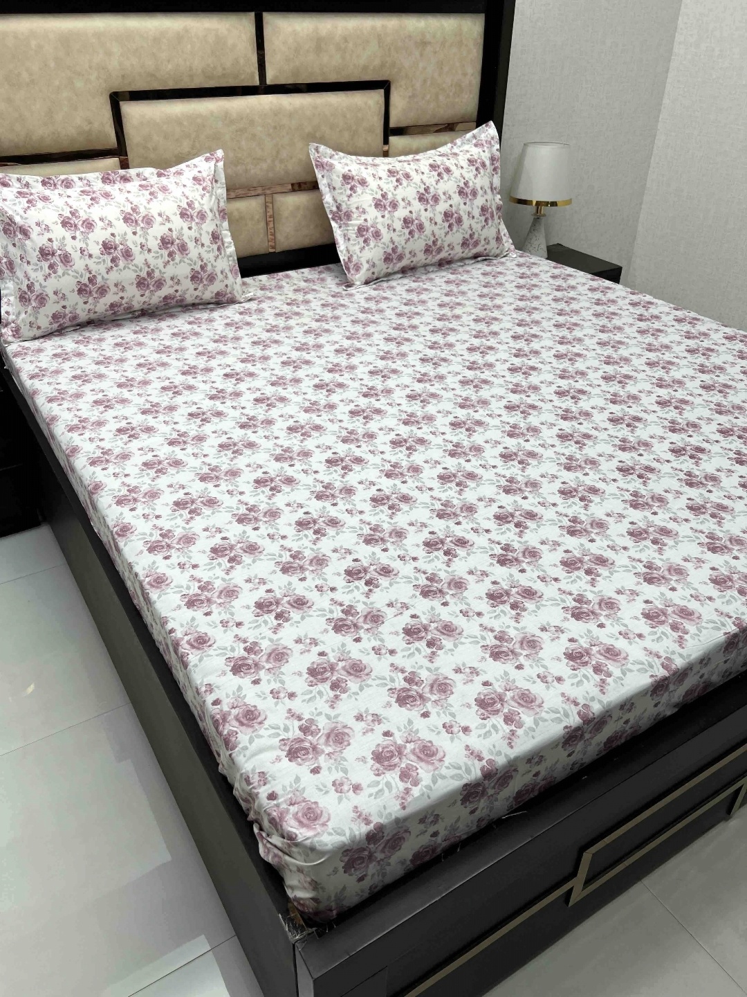 

Pure Decor White & Pink Floral Pure Cotton 400 TC King Bedsheet with 2 Pillow Covers
