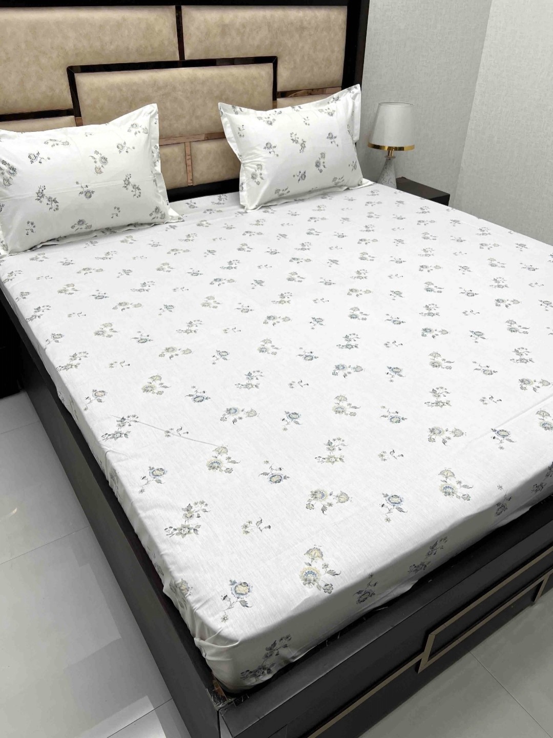 

Pure Decor White & Blue Floral Pure Cotton 400 TC King Bedsheet with 2 Pillow Covers