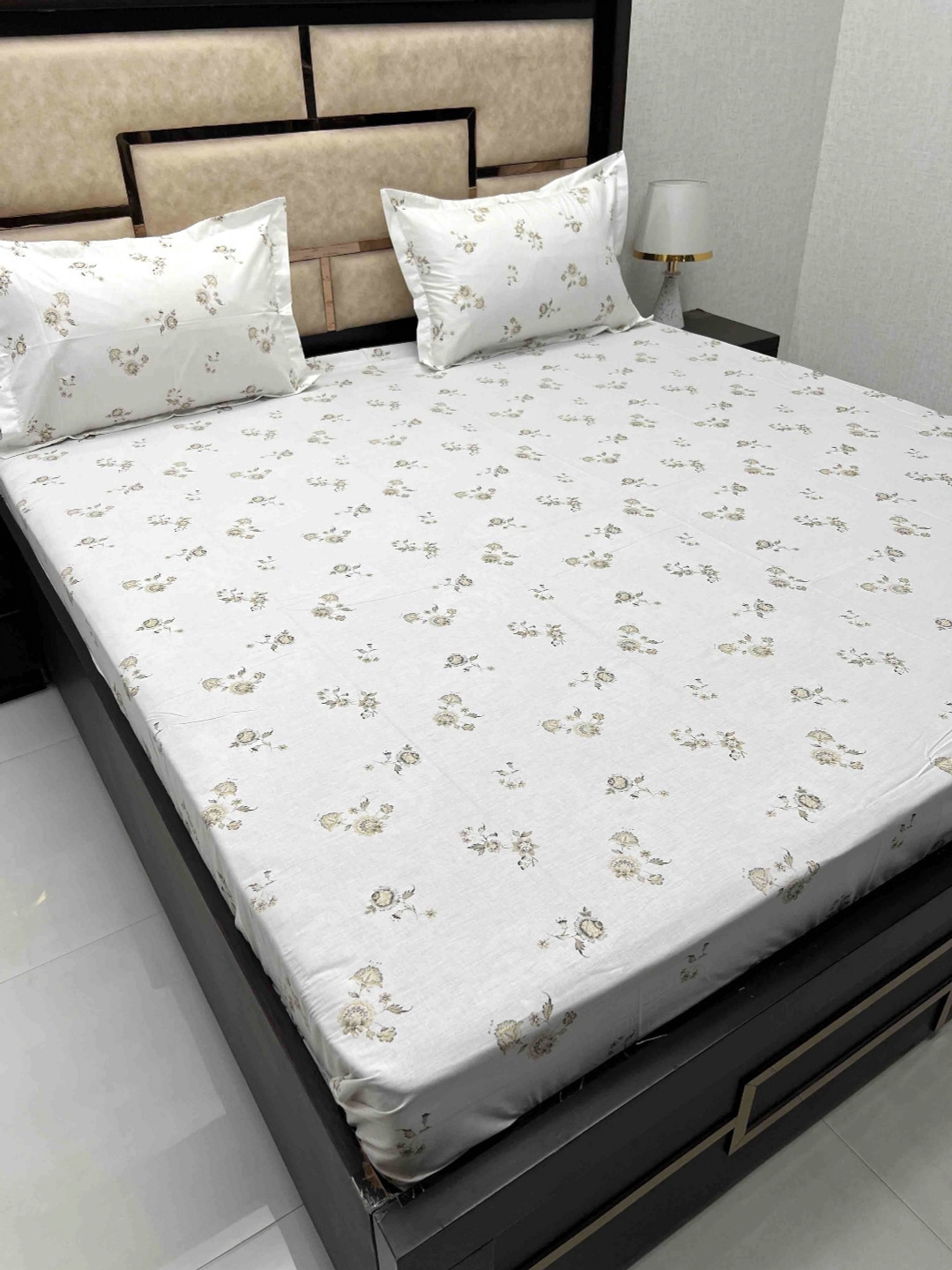 

Pure Decor White & Brown Floral 400 TC Pure Cotton King Bedsheet With 2 Pillow Covers