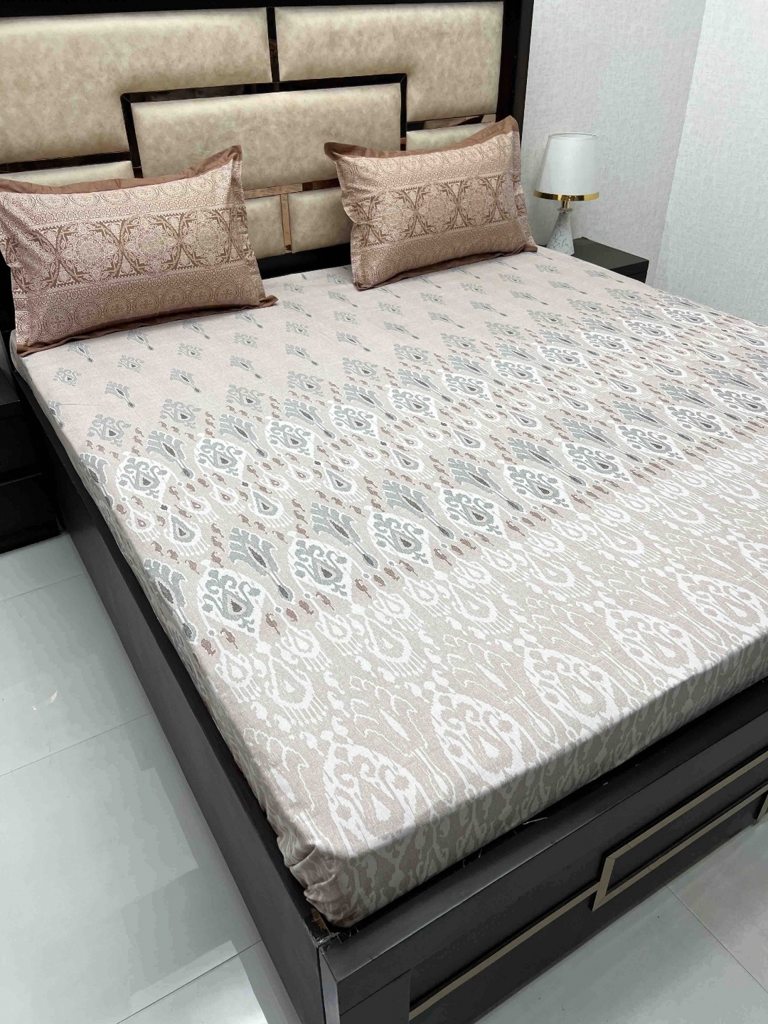 

Pure Decor Brown Ethnic Motifs Pure Cotton 400 TC King Bedsheet with 2 Pillow Covers
