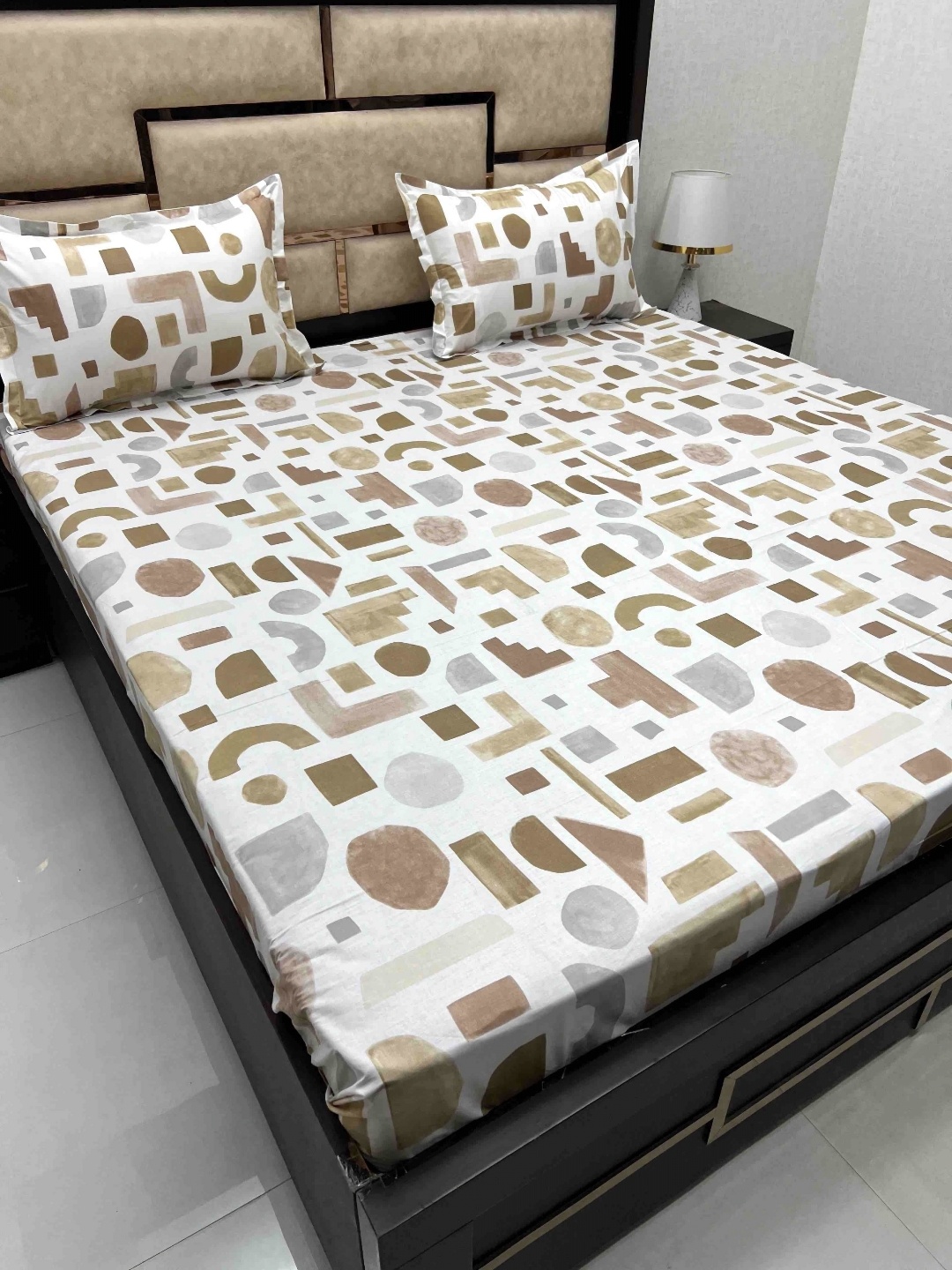 

Pure Decor White & Brown Geometric Pure Cotton 400 TC King Bedsheet with 2 Pillow Covers