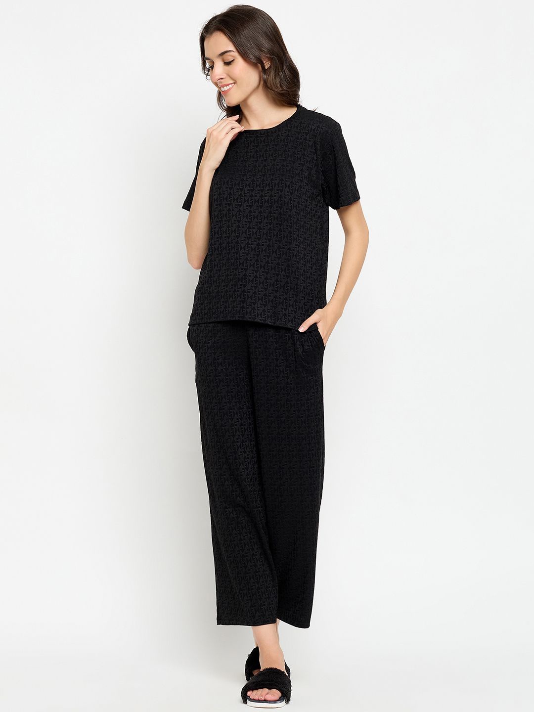 

Camey Geometric Printed Round Neck Short Sleeves T-shirt With Pyjamas, Black