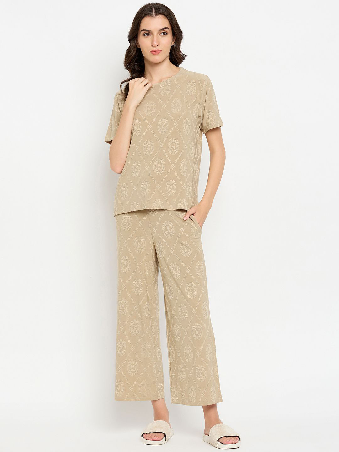 

Camey Typography Printed Round Neck Short Sleeves T-shirt With Pyjamas, Beige