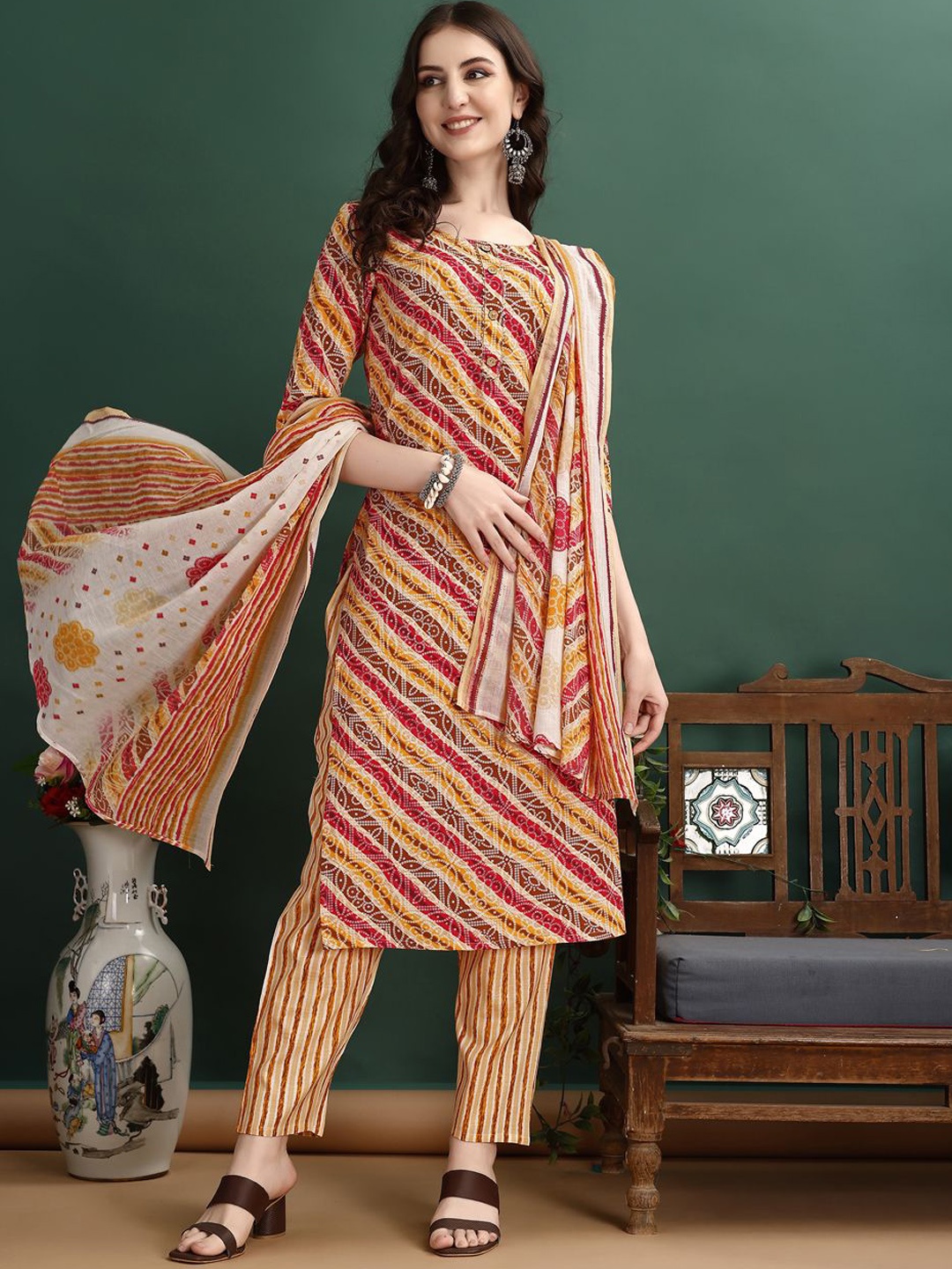 

KALINI Leheriya Printed Regular Kurta With Trousers & Dupatta, Yellow