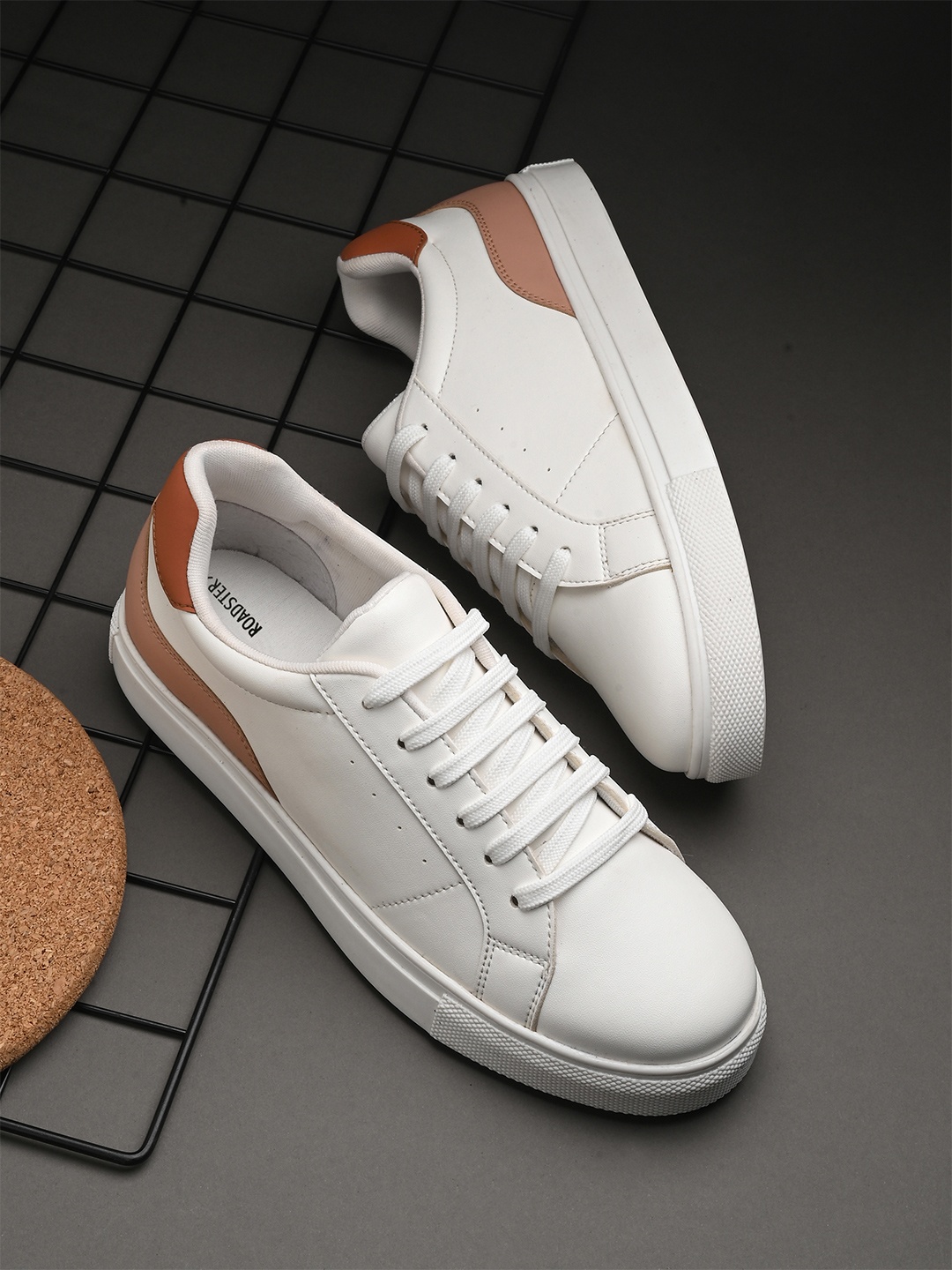 

The Roadster Lifestyle Co Women Casual Sneakers, Coffee brown