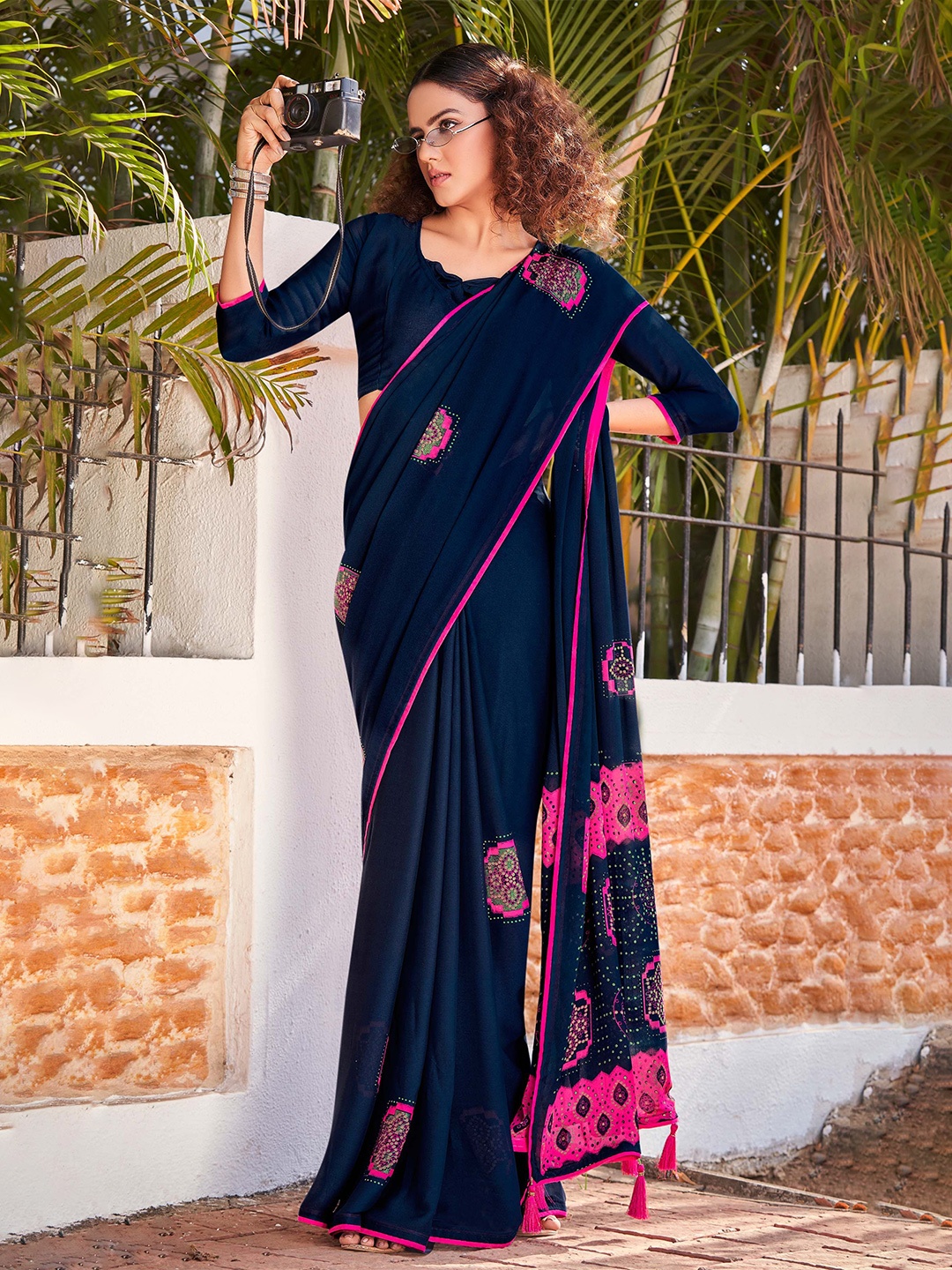 

Panzora Ethnic Motifs Saree, Navy blue