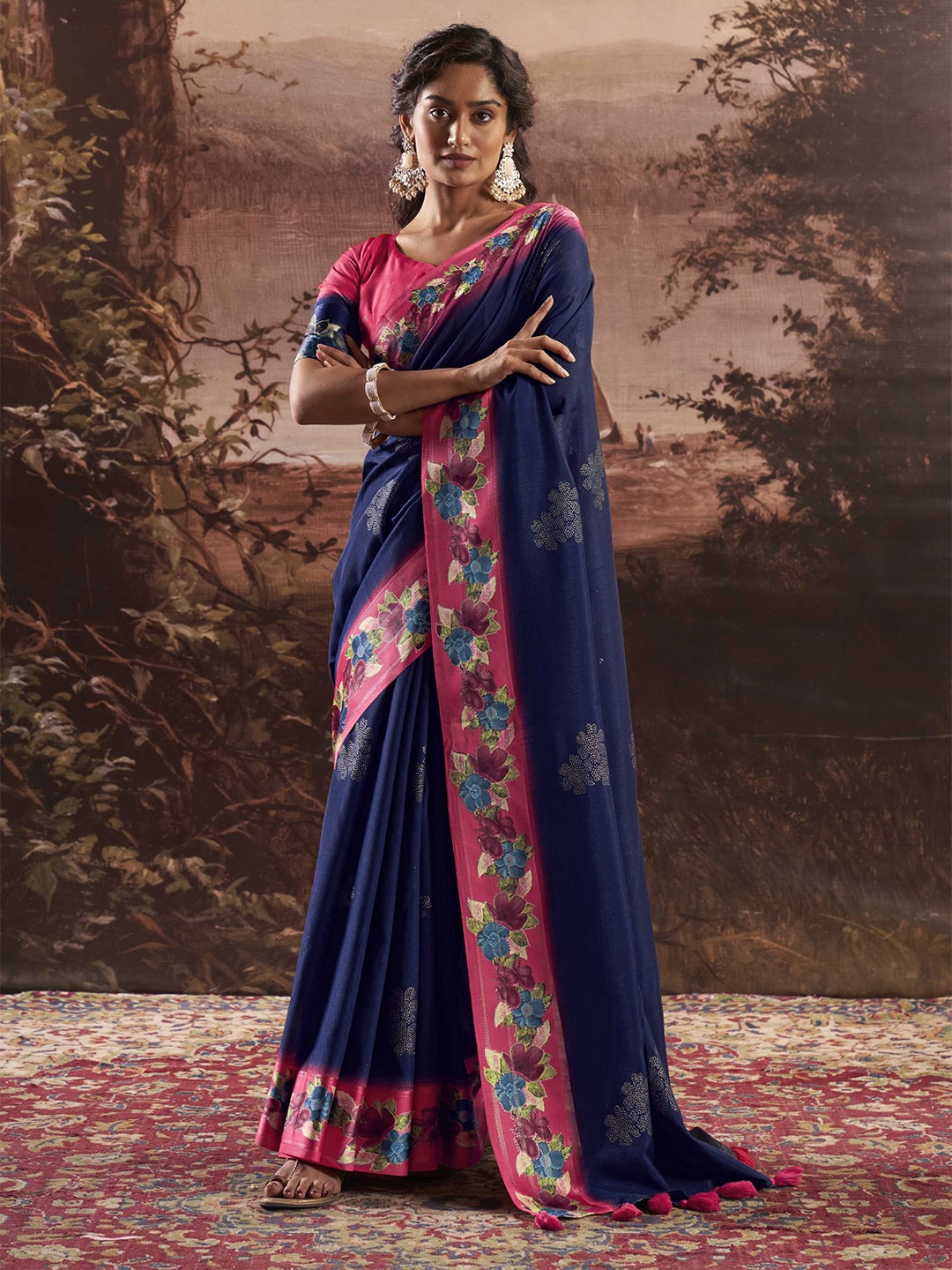 

Panzora Floral Ethnic Motifs Printed Saree, Navy blue