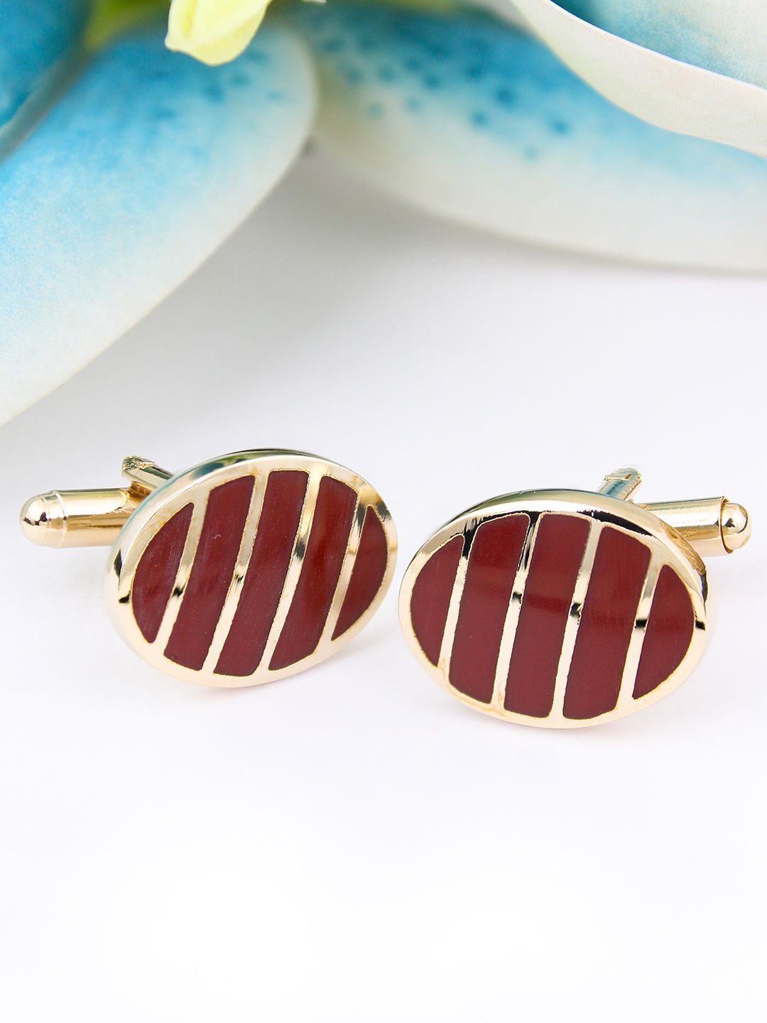 

Kavove Men Striped Cufflinks, Gold