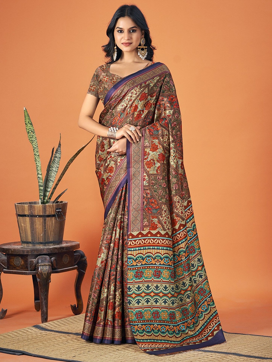 

Panzora Floral Printed Saree With Blouse Piece, Brown