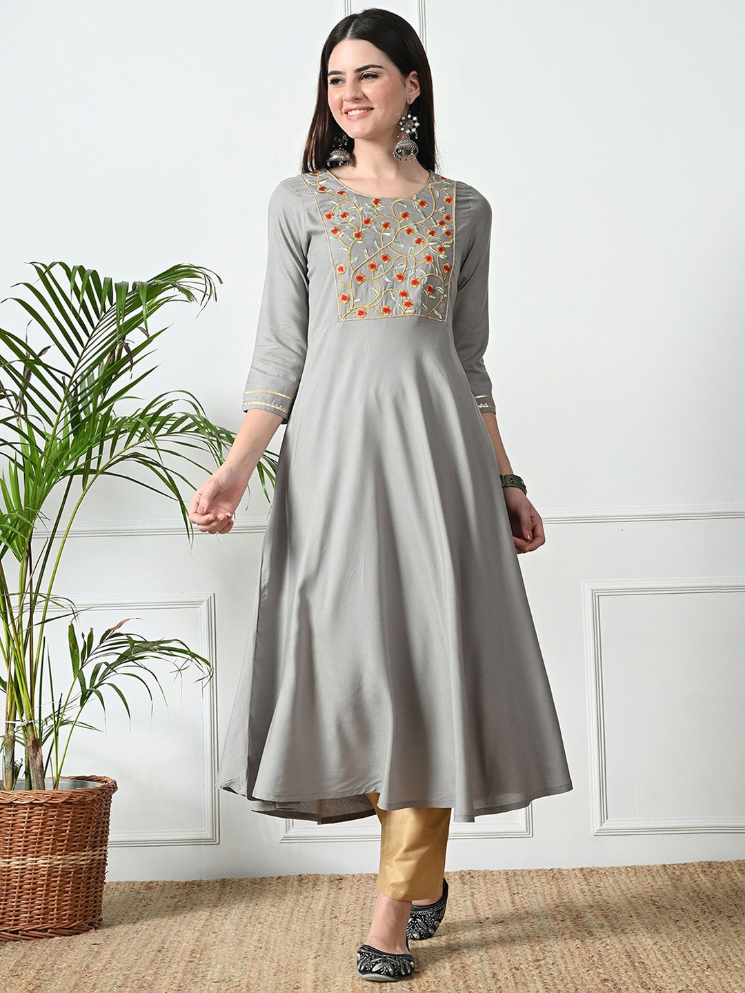 DANEEN Floral Yoke Design Round Neck Thread Work A-Line Kurta, Grey