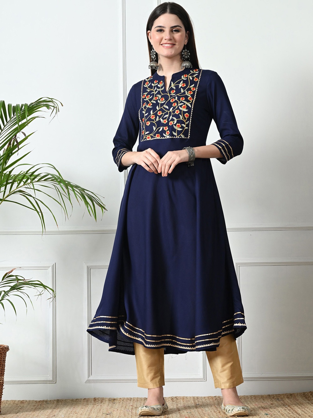 

DANEEN Women Paisley Yoke Design Mirror Work Kurta, Blue